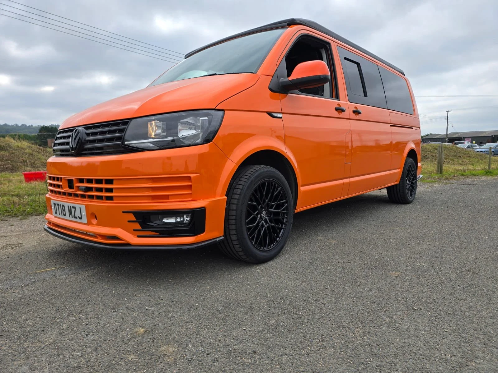 VW Camper Conversion Ernie - Grizzly Custom Vans