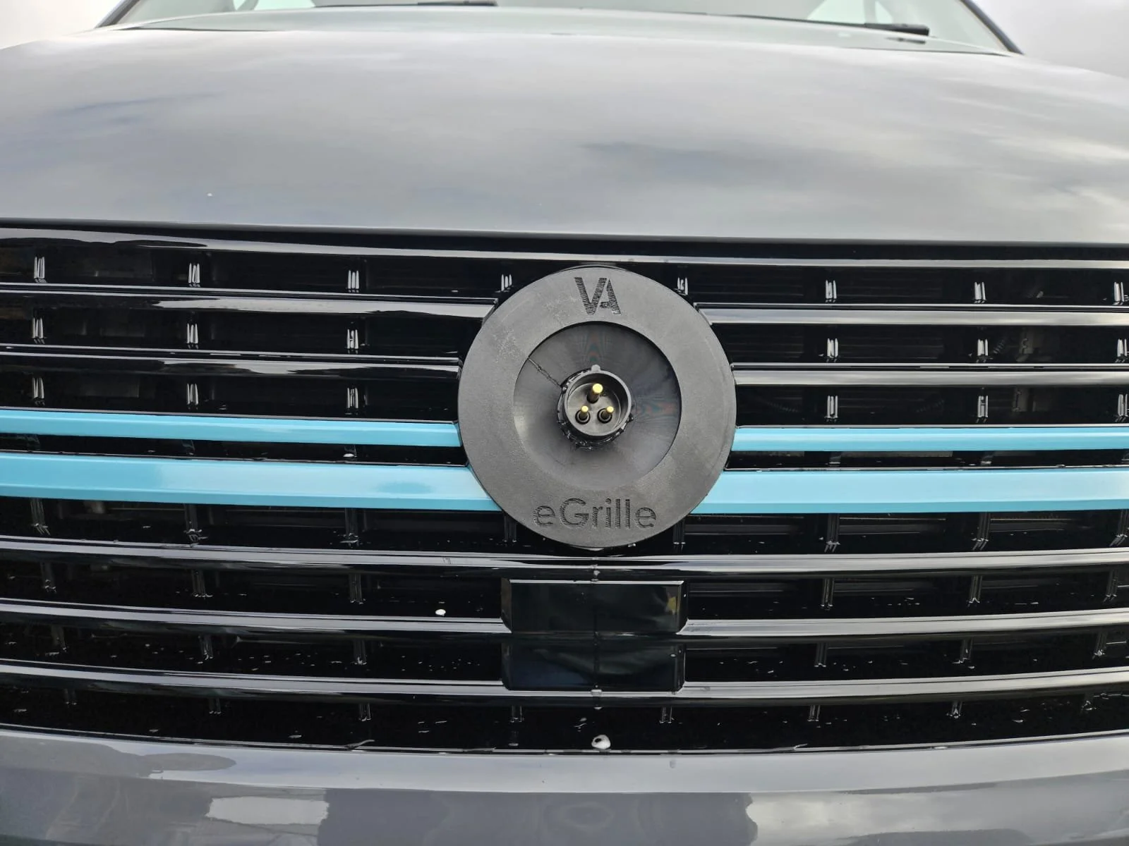 Hidden Hook-Up Behind Badge.jpeg