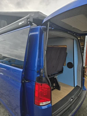 volkswagen-t6-camper-conversion-joan-solar-panel-roof