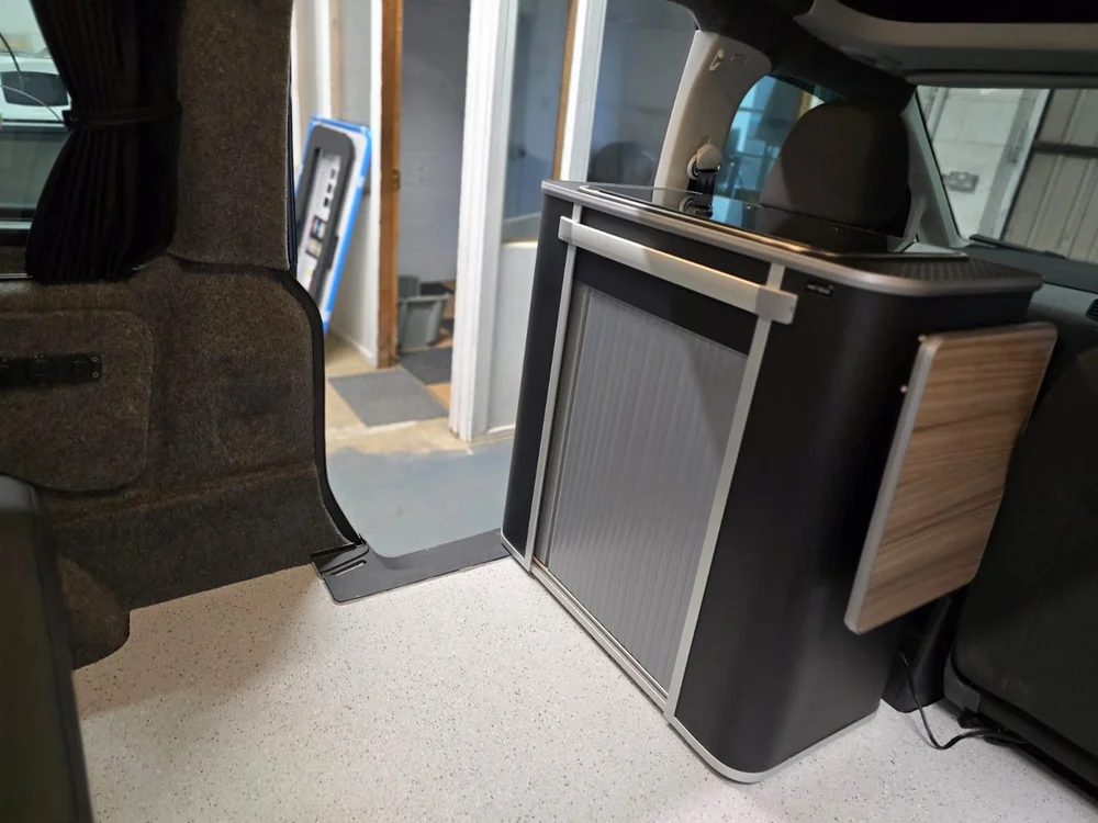 Compact kitchen unit in VW Caddy camper conversion