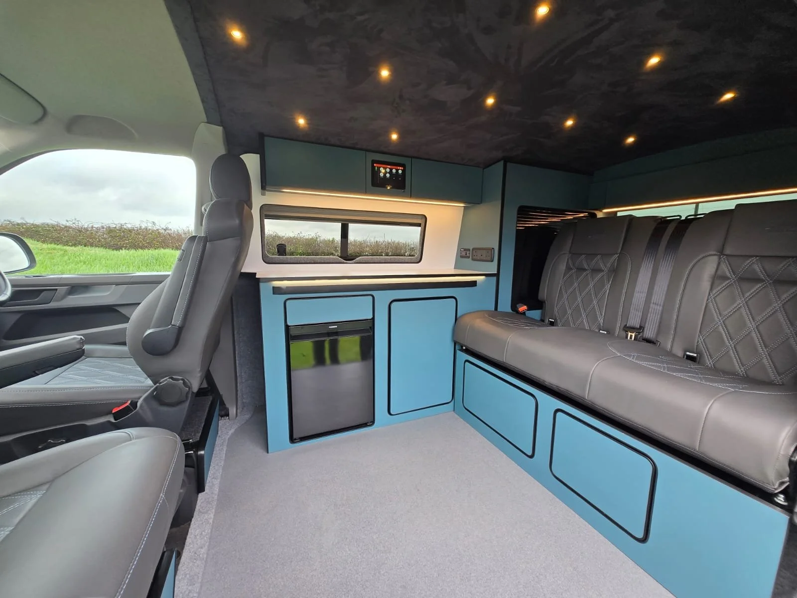 Double Passenger Swivel Base.jpeg