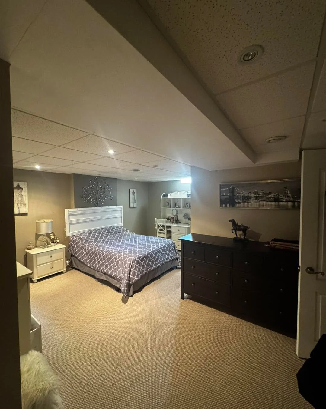 💡Before and after of our lighting installation in this basement bedroom in Mississauga. 

Everyone knows the saying quality over quantity. But did you know quality can come at an affordable price? 💰💸

Our client came to us because the previously i