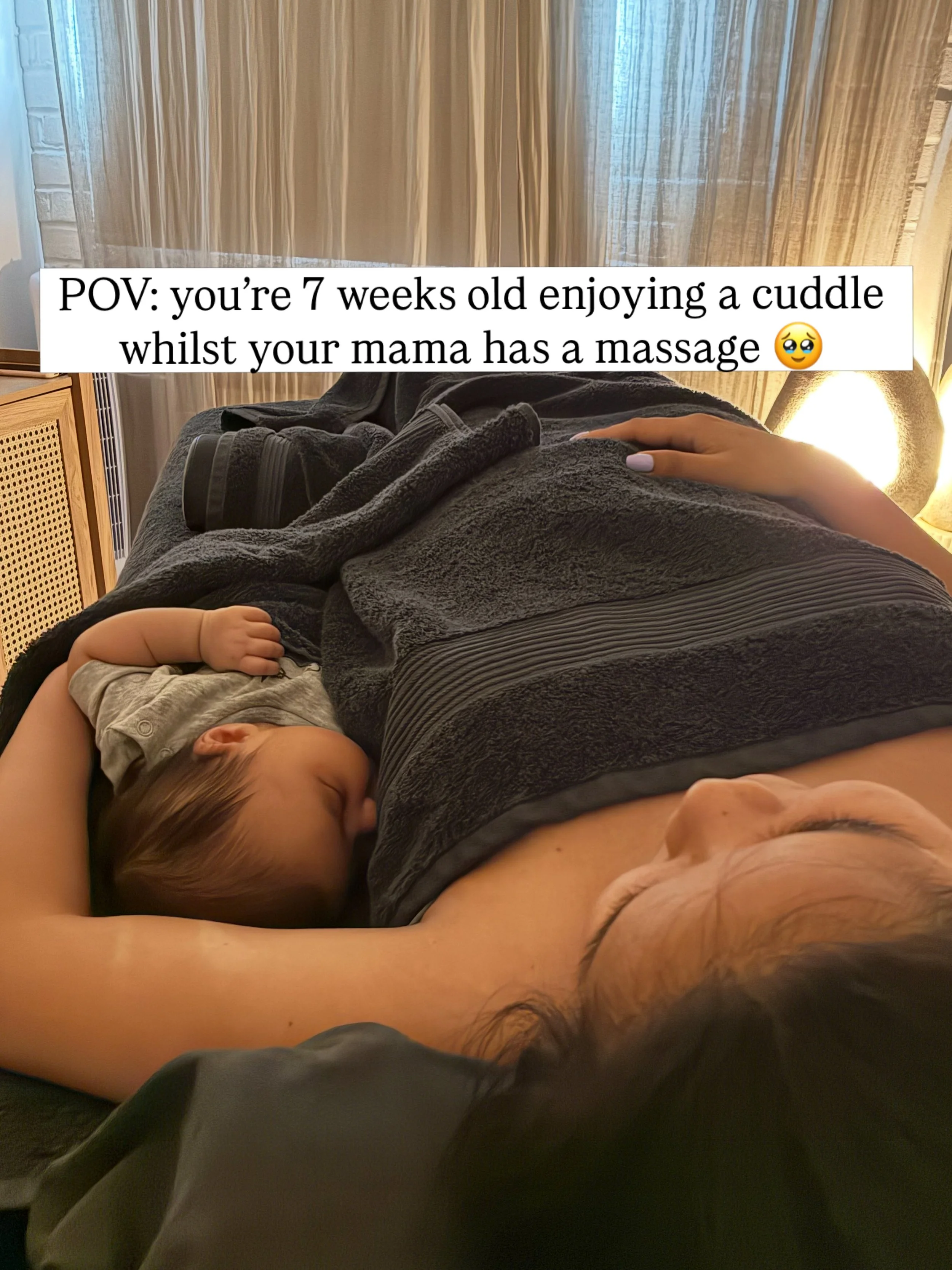 Just a mama and her 7 week old baby enjoying a postpartum massage 🥹

Beyond blessed that making new mums feel good in their bodies is my job ✨
