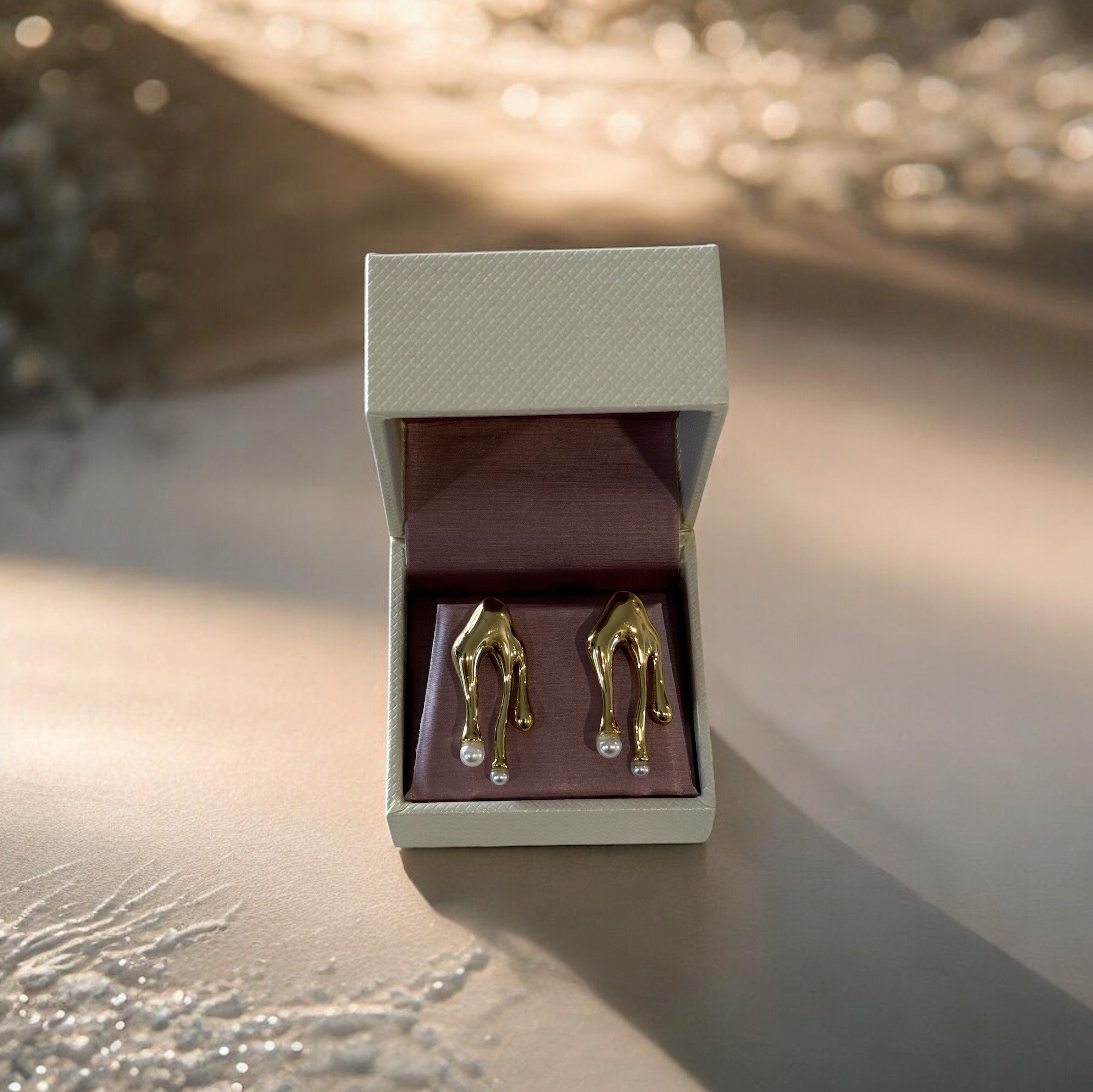 “DRIP DOWN PEARL”18K GOLD FILLED EARRINGS