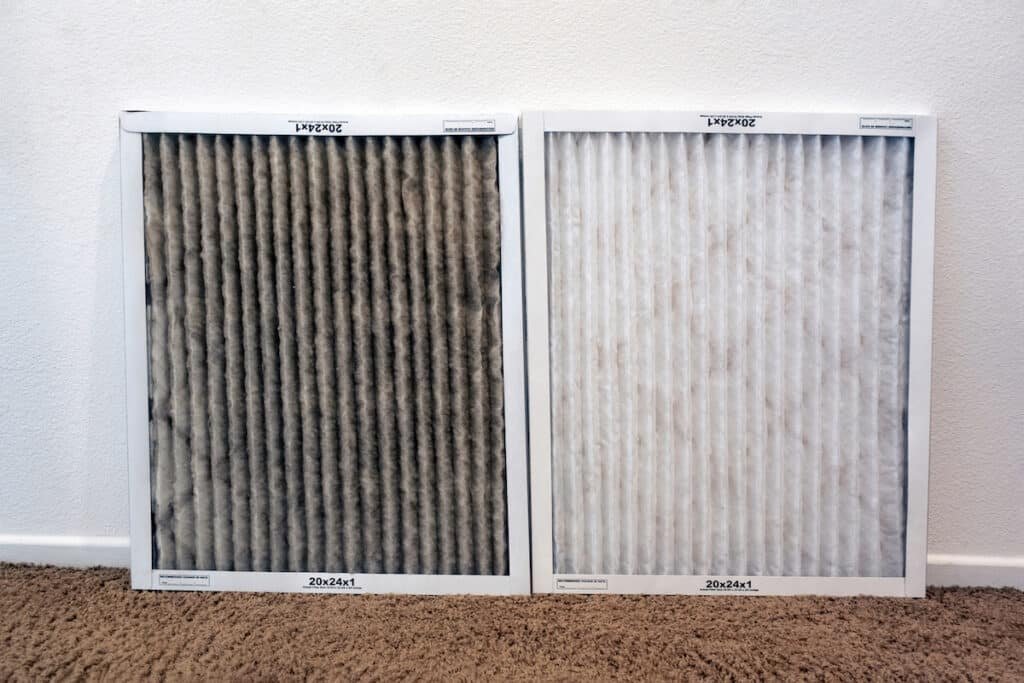 A-clean-and-dirty-filter-for-an-AC-unit-1024x683.jpg