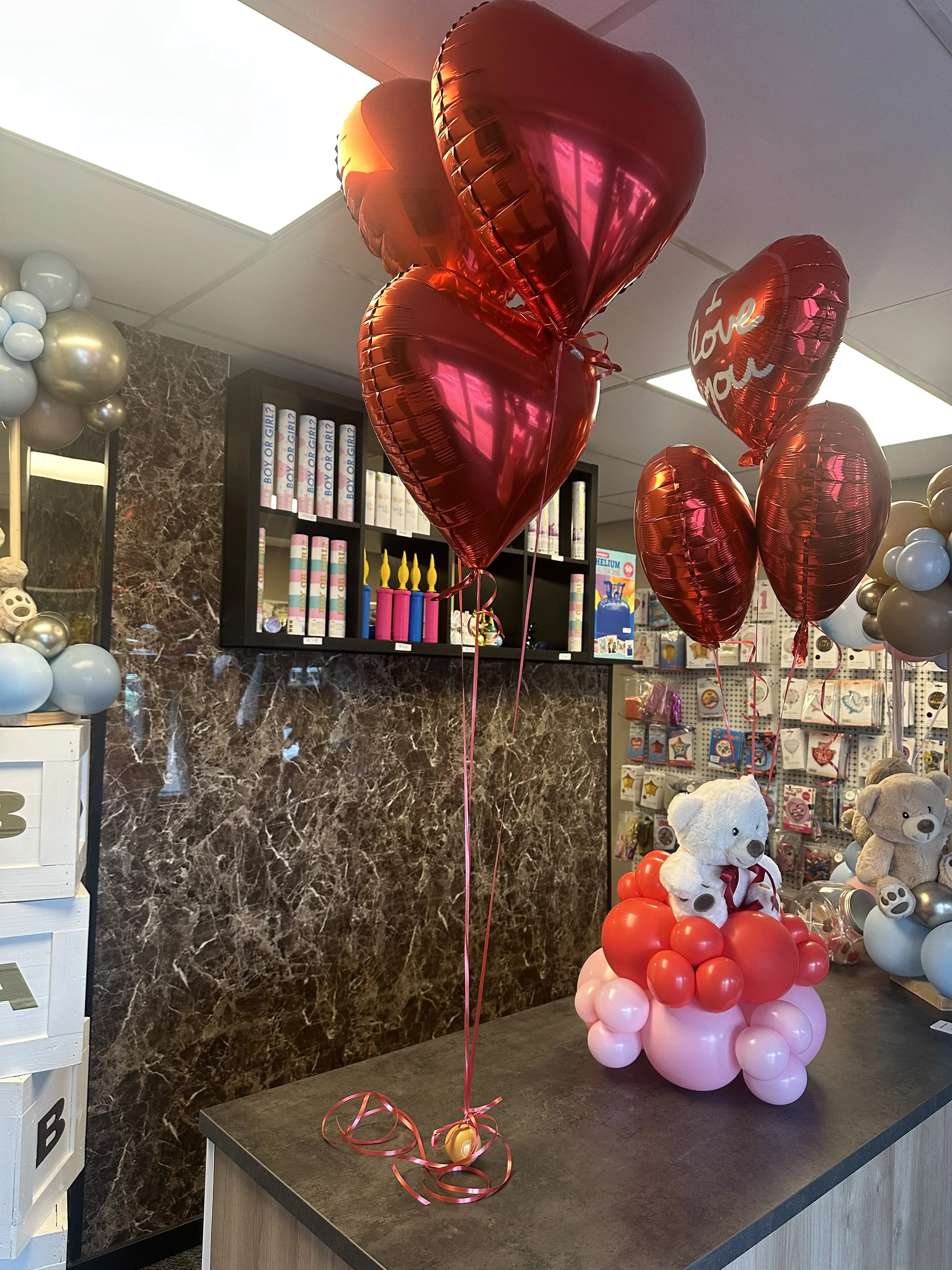 ballonnen Vlaardingen  ballonwinkel Vlaardingen  helium ballonnen Vlaardingen  ballon decoratie Vlaardingen  ballon cadeau Vlaardingen  Ballon by Lea  Valentijn ballonnen Vlaardingen