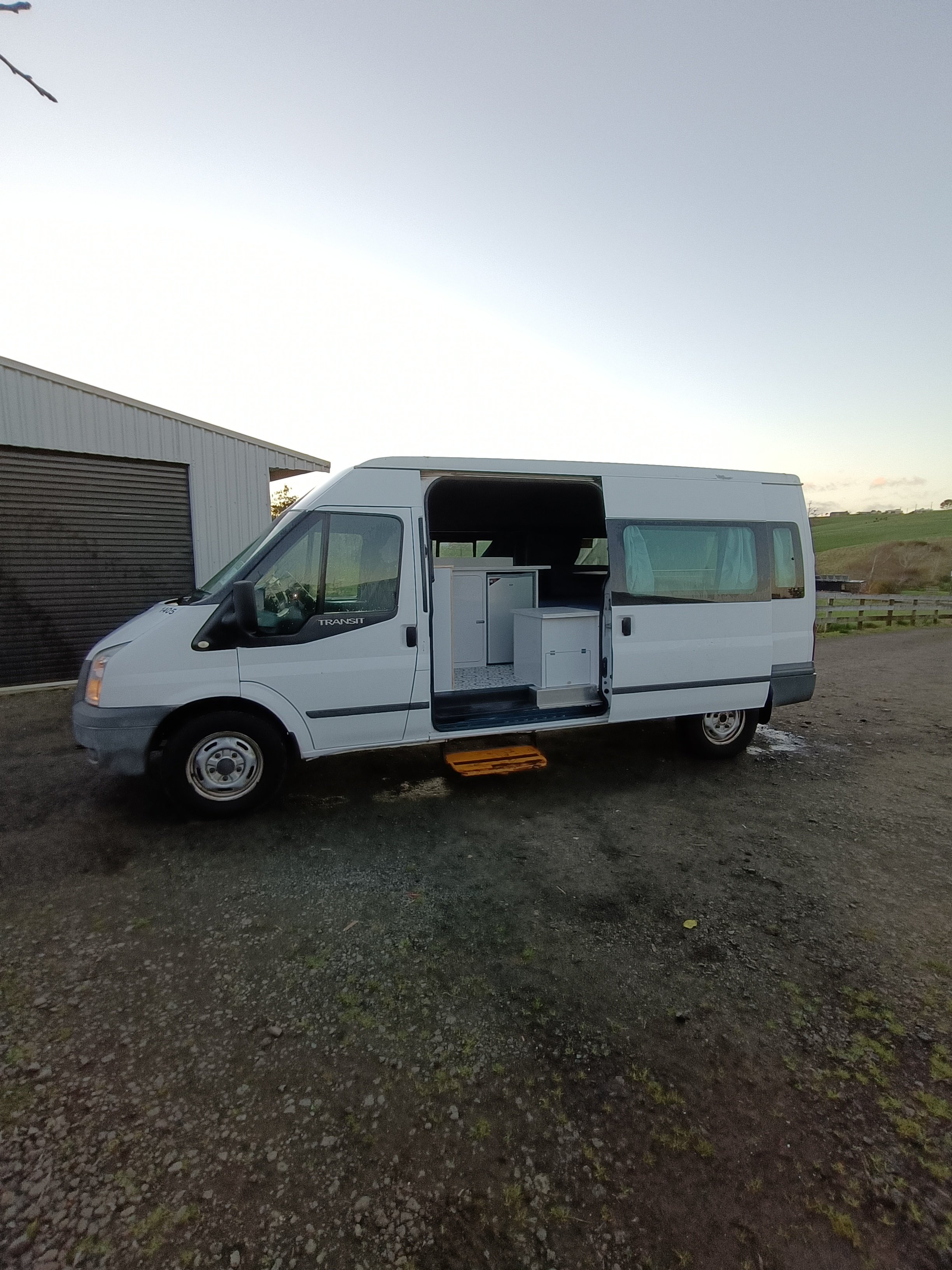 2007 Campervan Ford Transit; NZ$ 31.000
