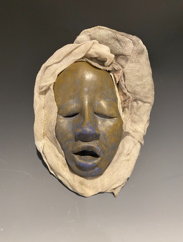 Untitled, 2023
Earthenware clay, gauze 