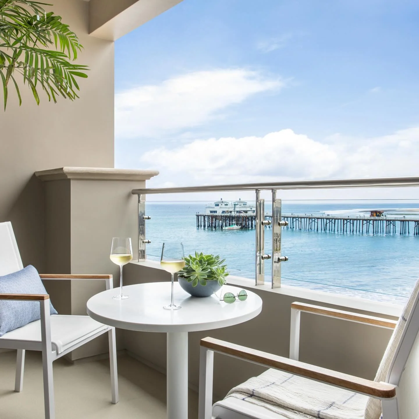 &lsquo;A Seaside Oasis&rsquo; @malibubeachinn new to @accom.com_ 
.
.
Images courtesy of @malibubeachinn 
.
.
.
#unitedstates 
#california 
#malibu 
#malibubeachinn 
#accomstays