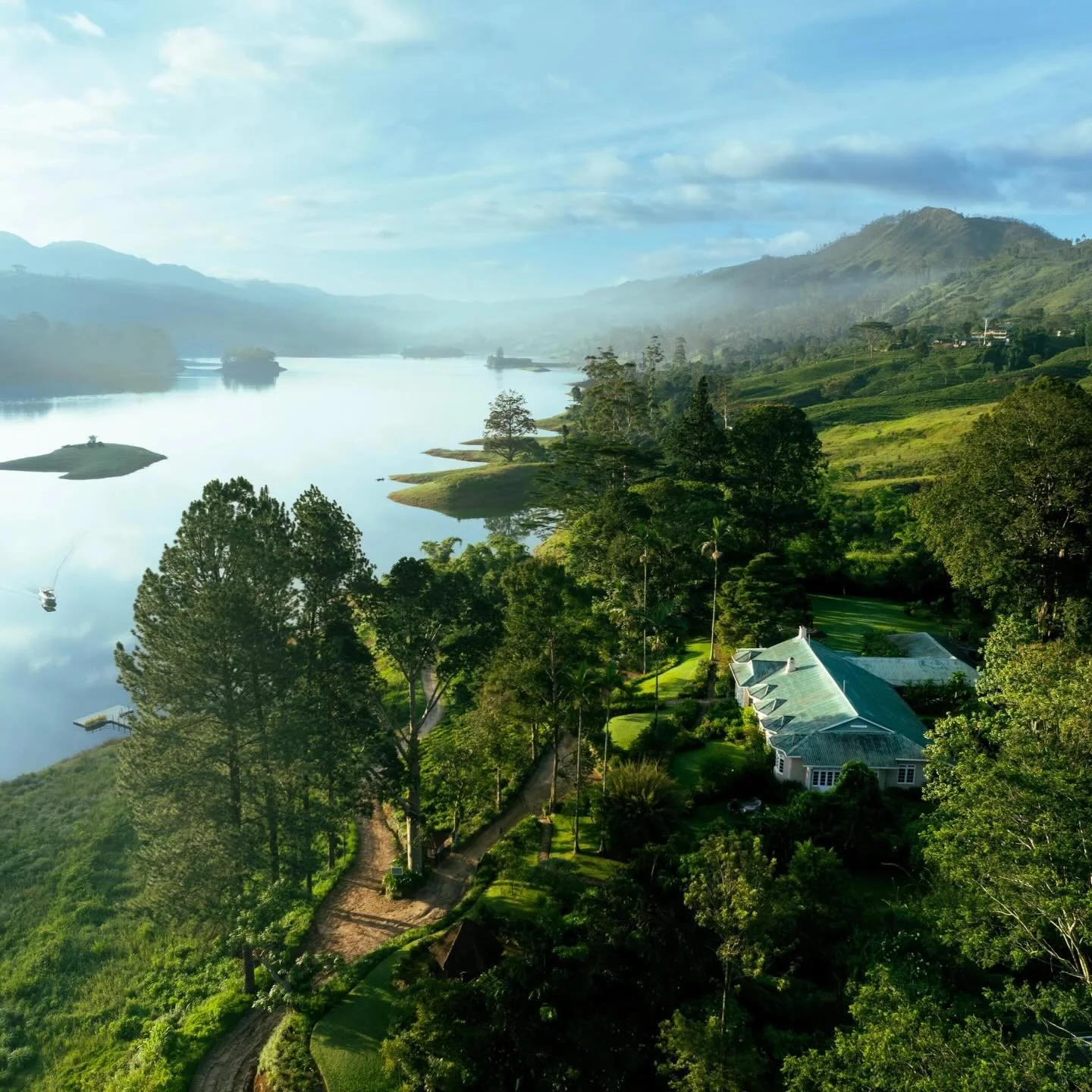 &ldquo;The Heartland of Tea&rsquo; - Tea Trails @resplendentceylon new to @accom.com_ 
.
.
Images courtesy of @resplendentceylon 
.
.
.
#srilanka 
#hatton 
#teatrailssrilanka 
#resplendentceylon 
#accomstays