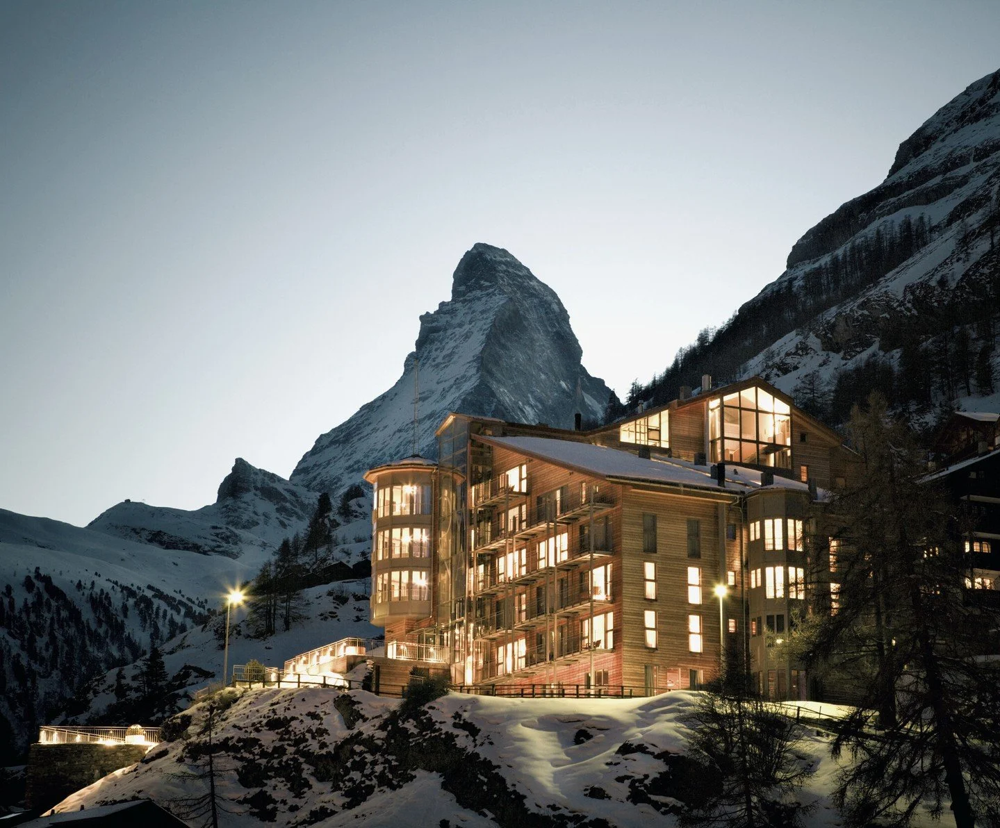 Getting there is half the theatre, but then you open up the doors to this... ✨️⁠
⁠
📍 Zermatt, Switzerland⁠
.⁠
.⁠
.⁠
Images courtesy of @omnia.zermatt⁠