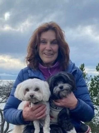 Personal training client, Dianne Donohue, recommending Precision Personal Training for its expert fitness coaching. Appreciating his creative and fun workouts tailored to her fitness level.