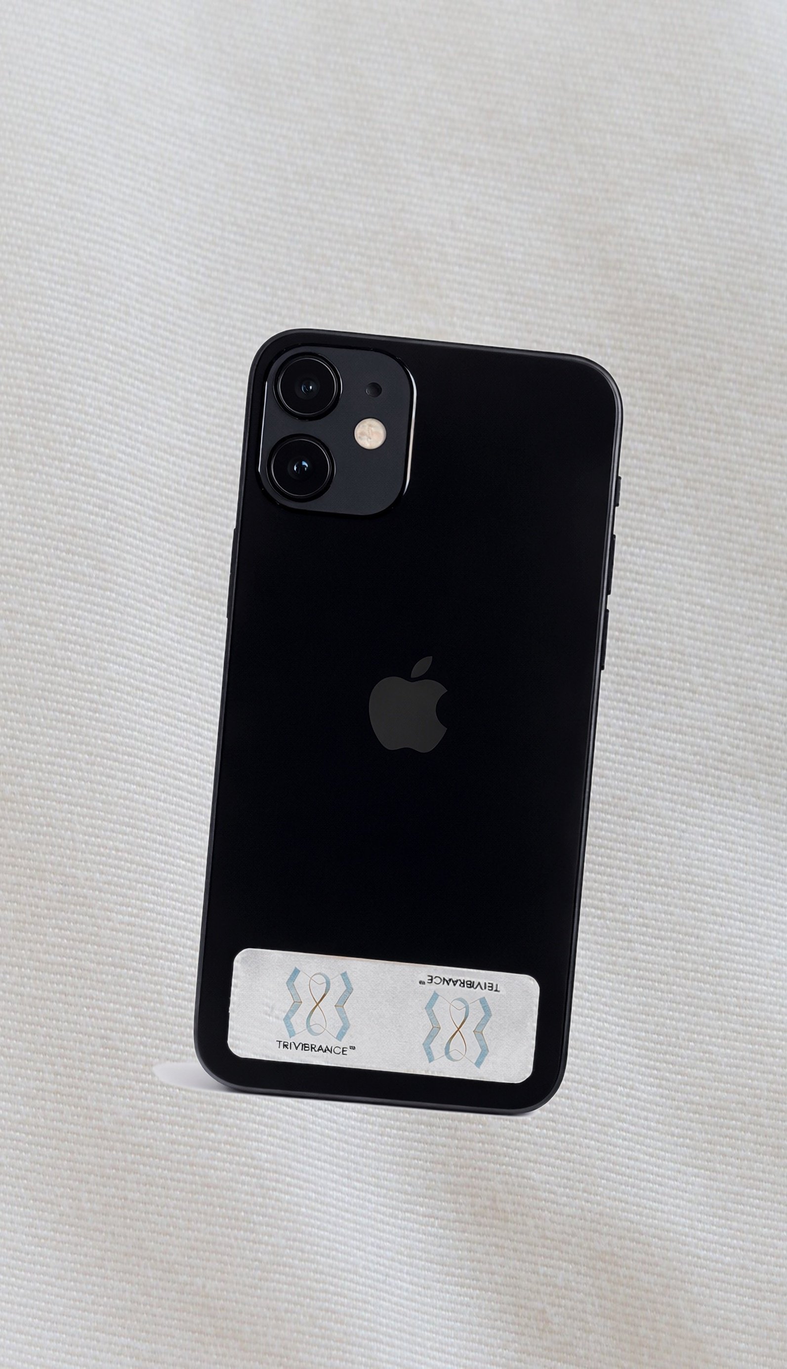 phone_linen_bg.jpg