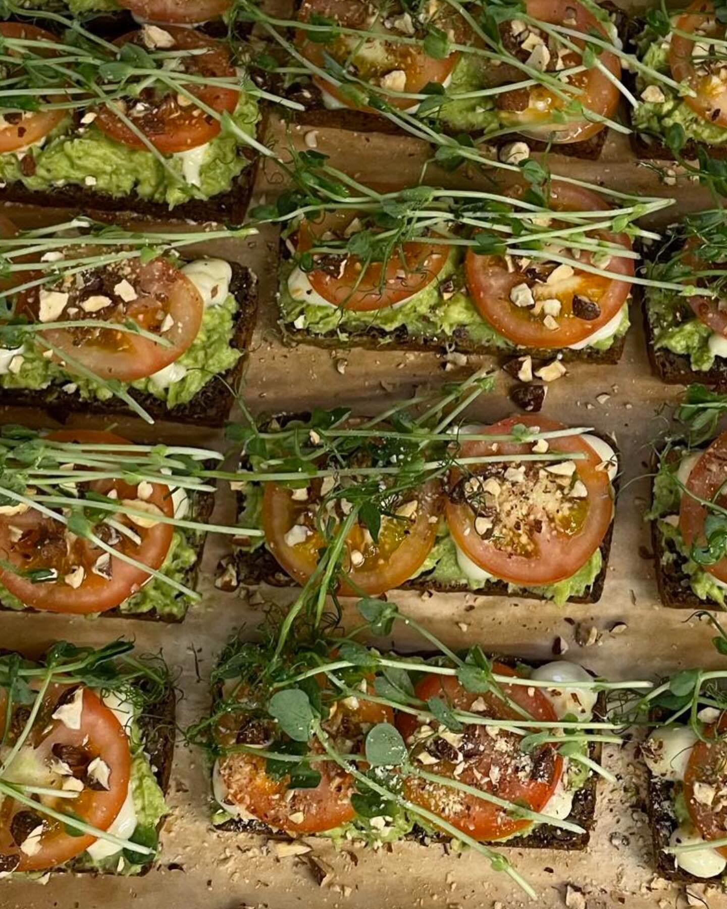 &hellip;Og ja, vi laver ogs&aring; vegetarisk sm&oslash;rrebr&oslash;d. B&aring;de i huset og som take away❤️🌱✨