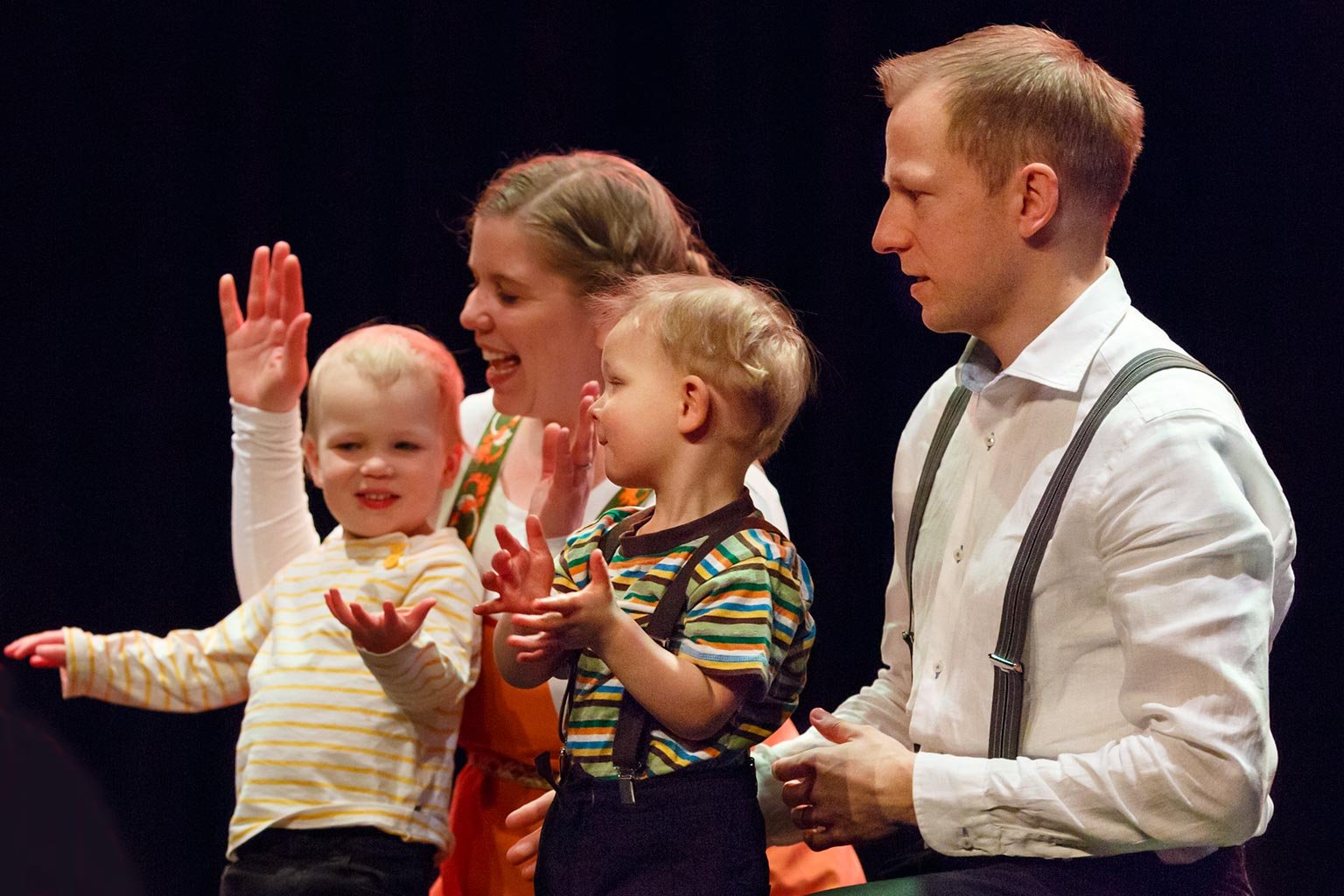 lapset ja aikuiset.jpg