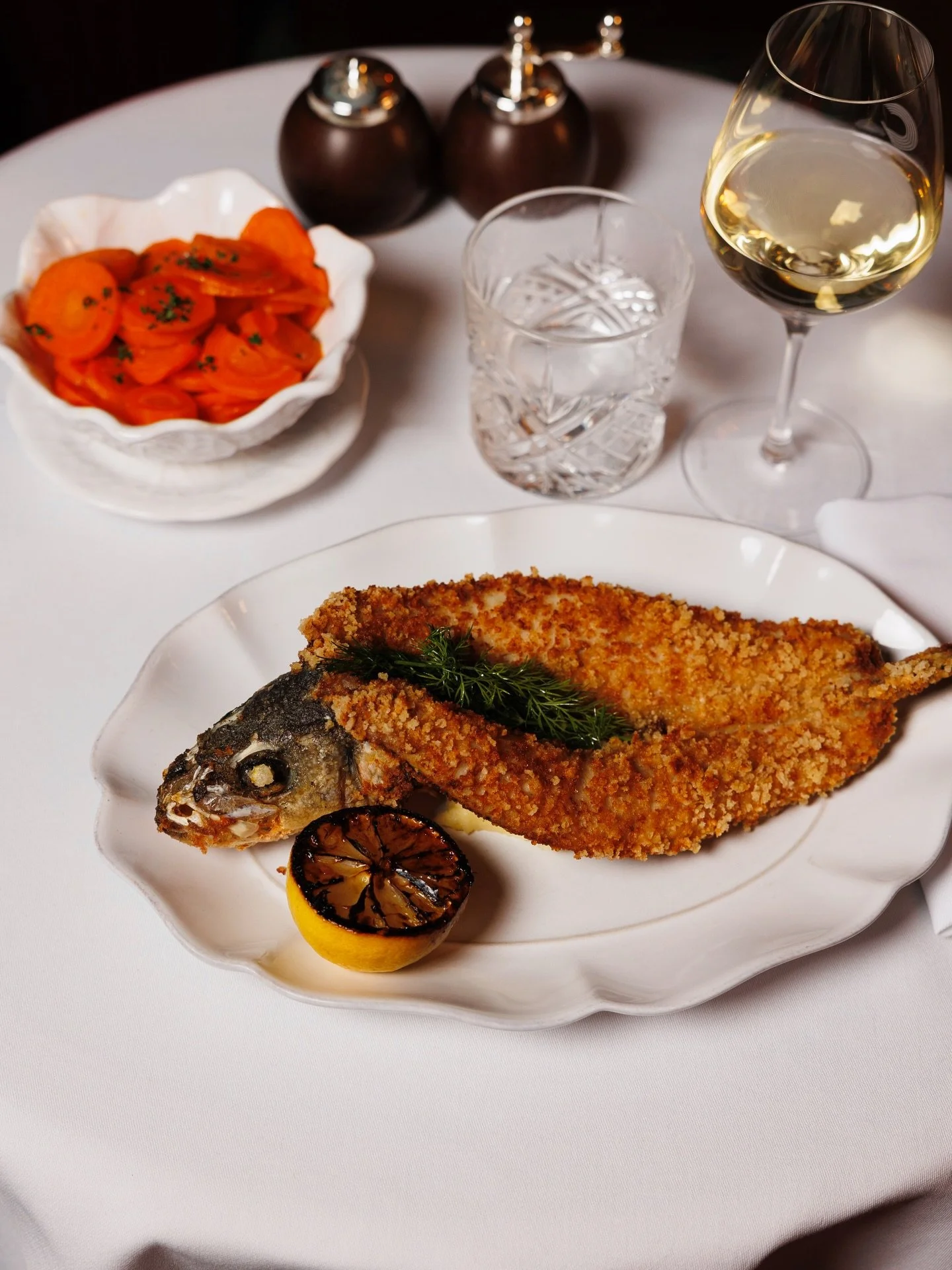 Notre bar entier Colbert.

Cr&eacute;dit photo @alice_casenave