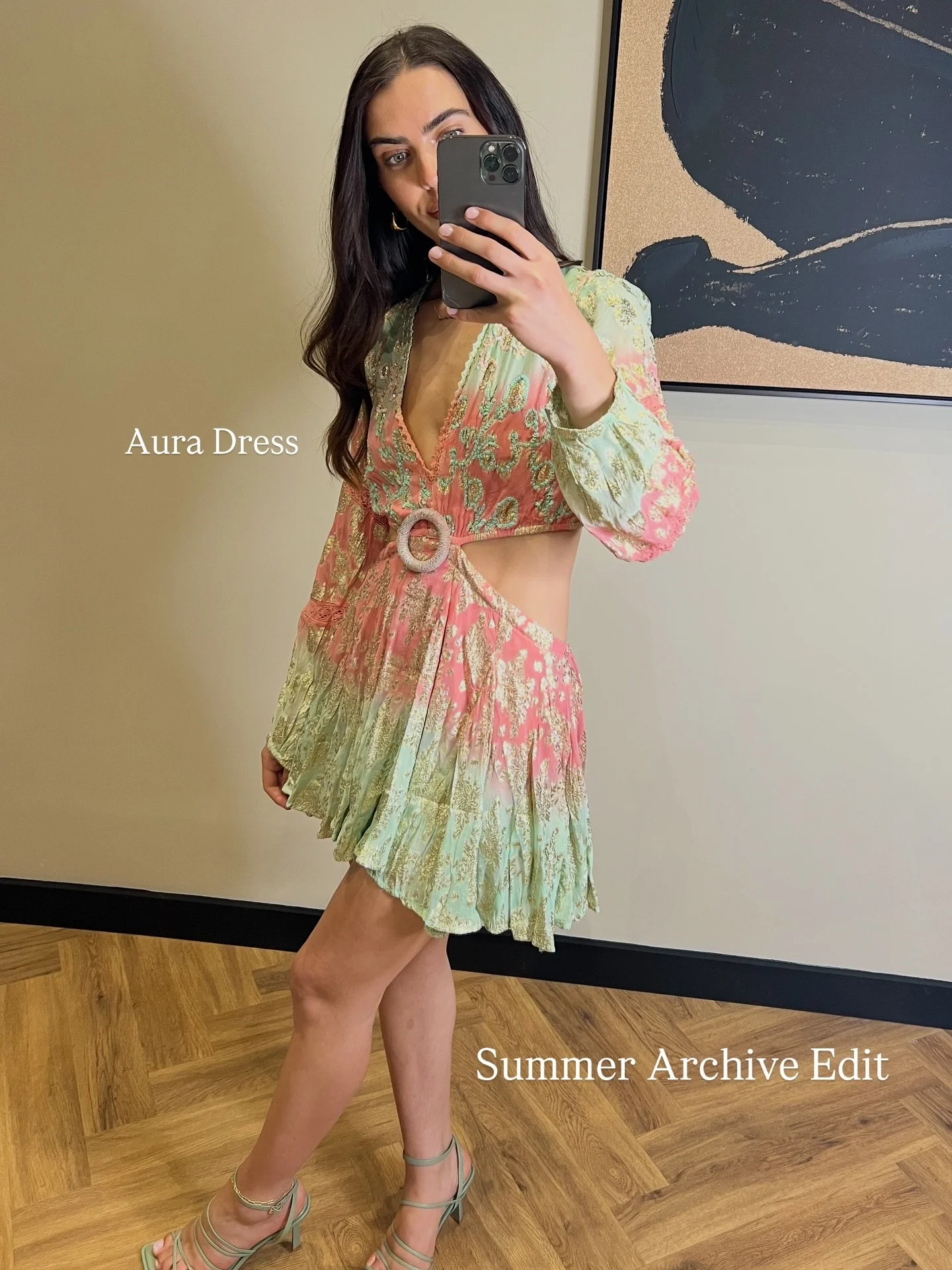 A little sunny archive edit 🌸 your favourite summer pieces at 50% off.
Last sizes in most styles!! Shop via the link in our bio.