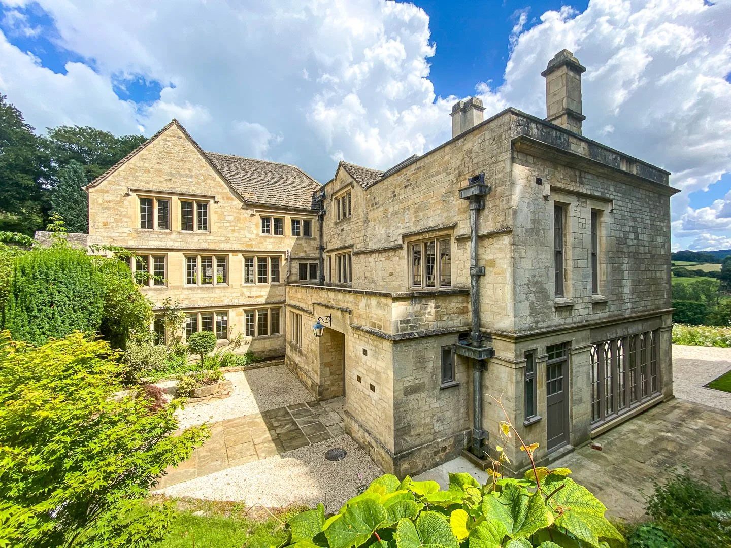 Exterior image of a Cotswold Manor House