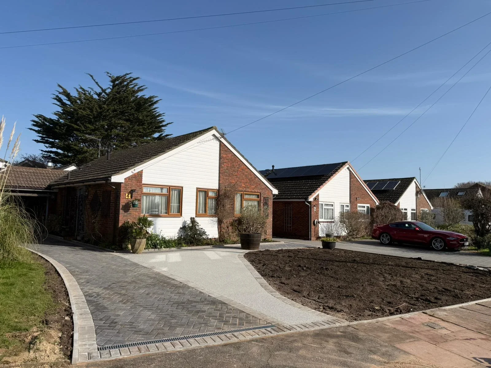 Bespoke driveway by JD Driveways (Sussex). 