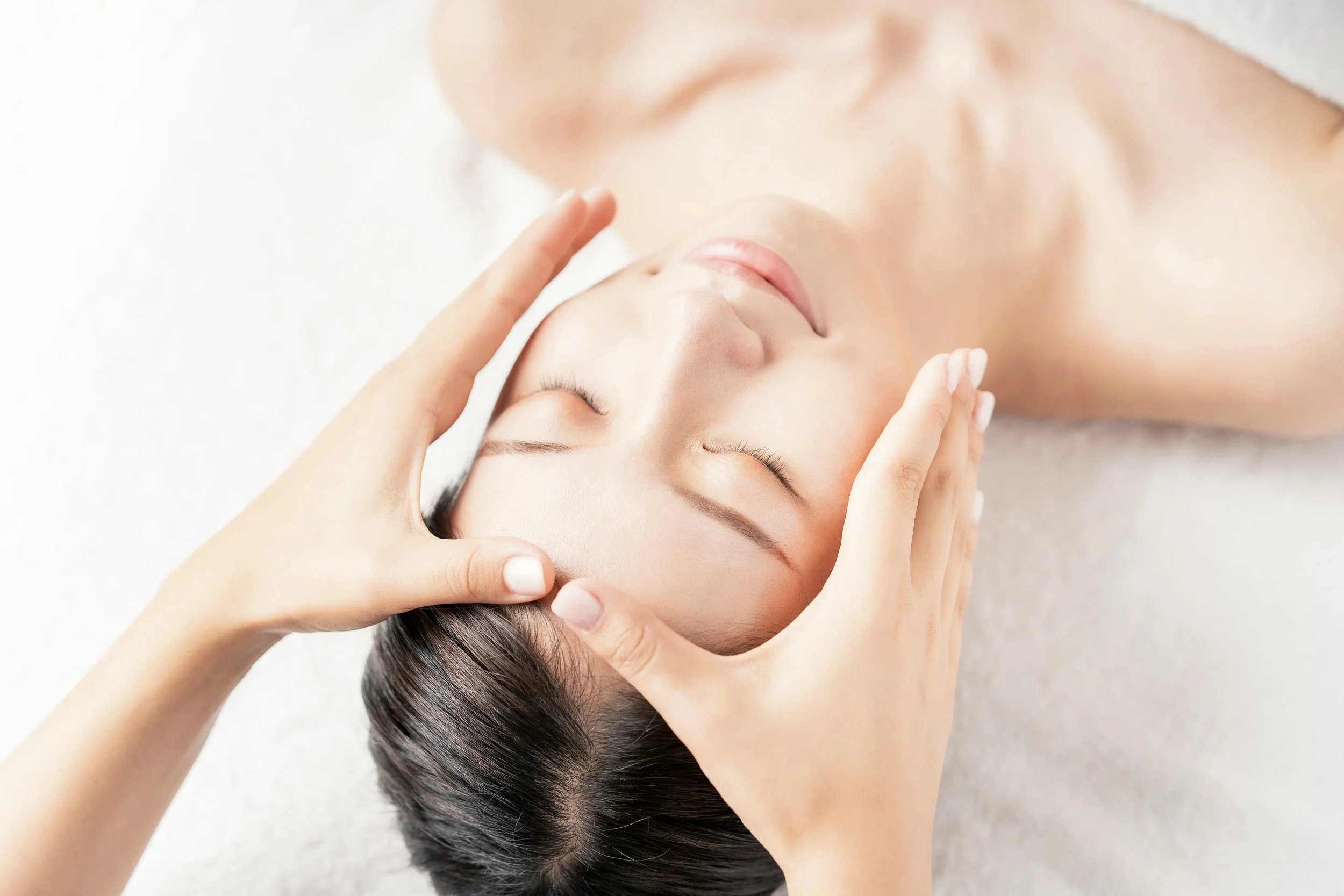 Before You Book Your Reiki Session:What They Don't Tell You About Working in Wellness
