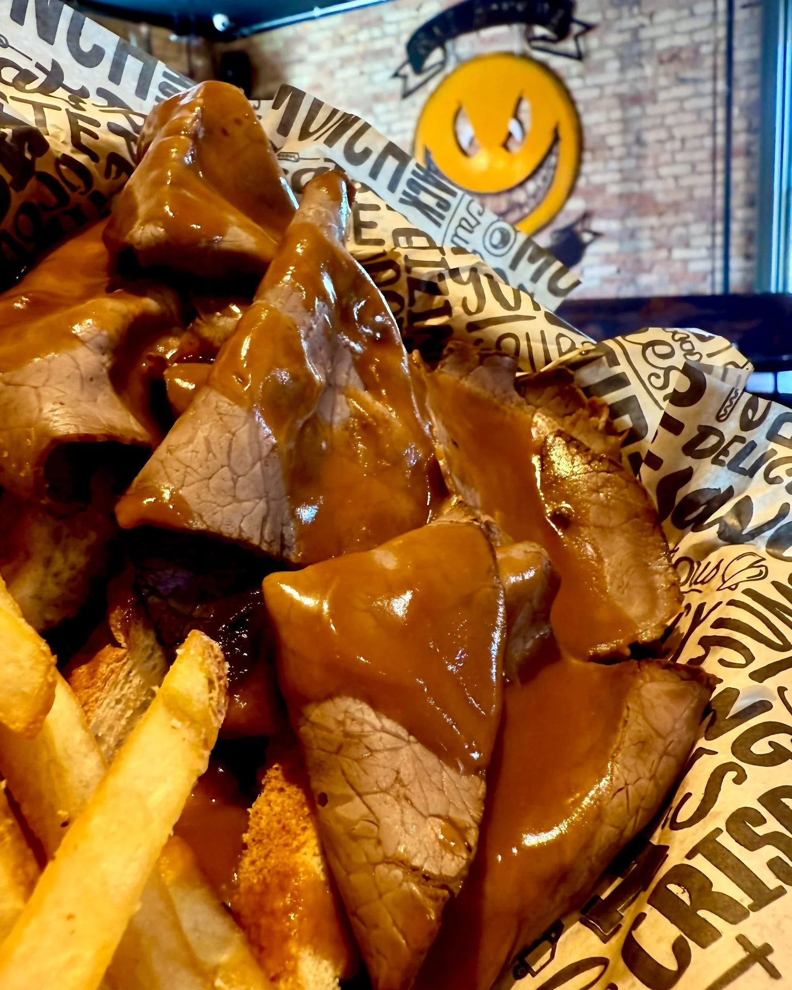 If you're looking for a great excuse to come see us this weekend - here's our new special, the 𝗢𝗽𝗲𝗻-𝗙𝗮𝗰𝗲𝗱 𝗥𝗼𝗮𝘀𝘁 𝗕𝗲𝗲𝗳 𝗦𝗮𝗻𝗱𝘄𝗶𝗰𝗵, smothered in gravy on toasted white bread. It's definitely comfort food season 🤤 Make your meal 