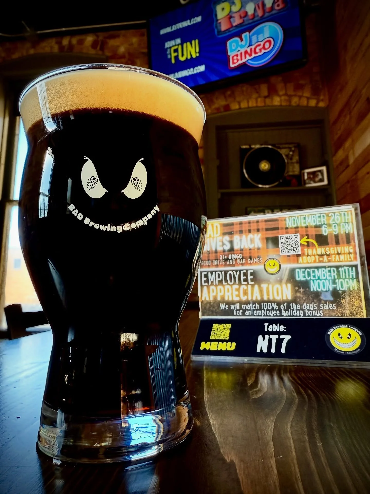 Need something to cure a case of the Mondays? Smooth, roasty, and full of peanut butter vanilla goodness, our Peanut Butter Vanilla Porter will make your taste buds go nuts 🤪  Give it a try while you&rsquo;re here for DJ Trivia tonight from 7-8:30.
