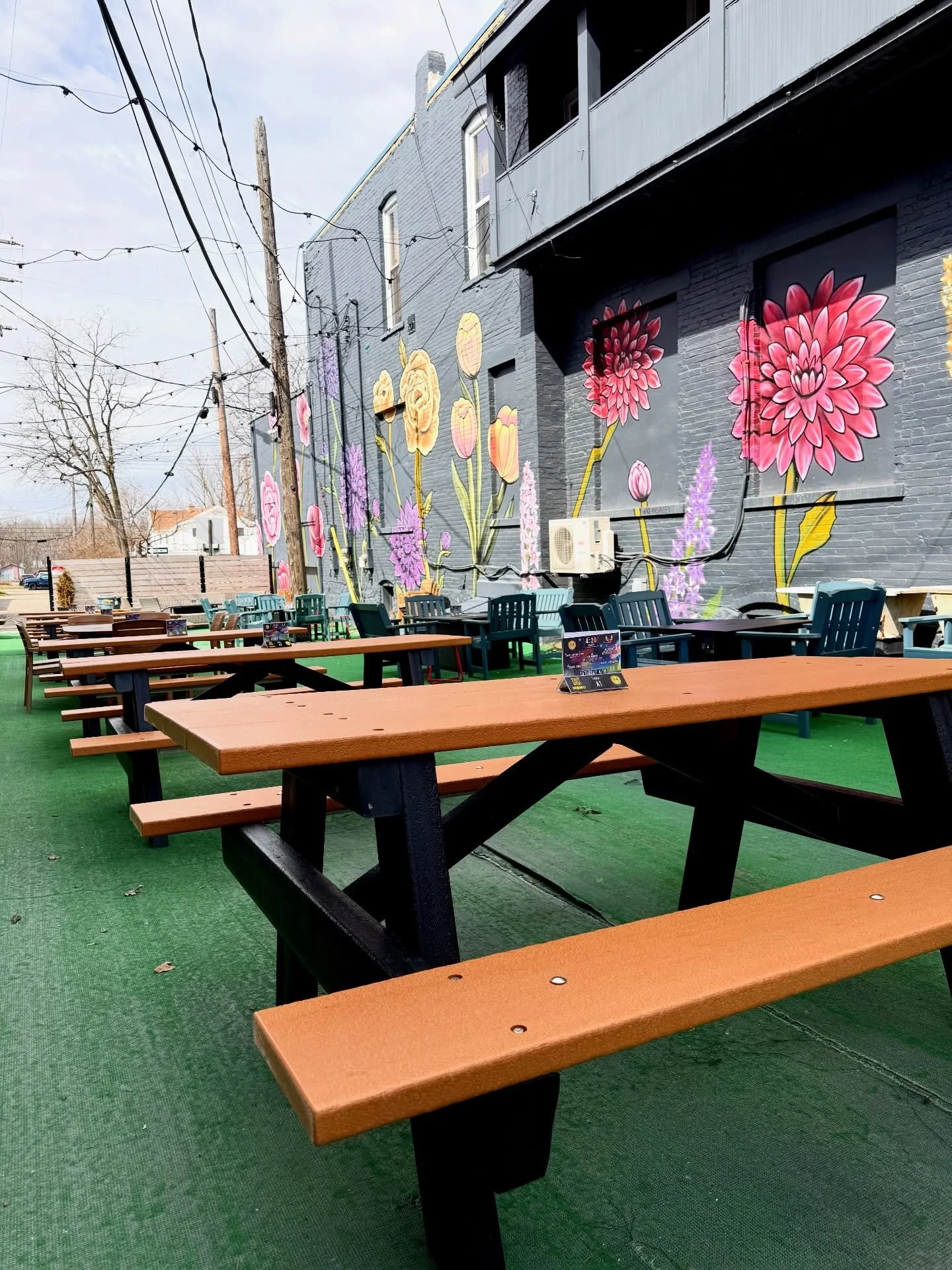 You asked for patio season, and here&rsquo;s our pretty little alley in all her glory ✨ 🌺 Come on out, grab a beer, some bites to eat, and enjoy the outdoors while the nice weather lasts! 

Cheers 🍻 

#patioseason #michiganspring #lovelansing #grea