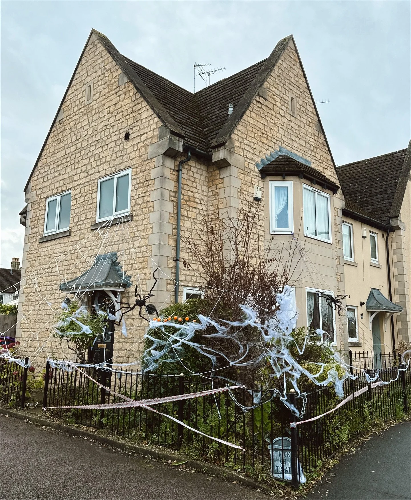 Spooky season 🕷️🕸️💀🪦☁️👻