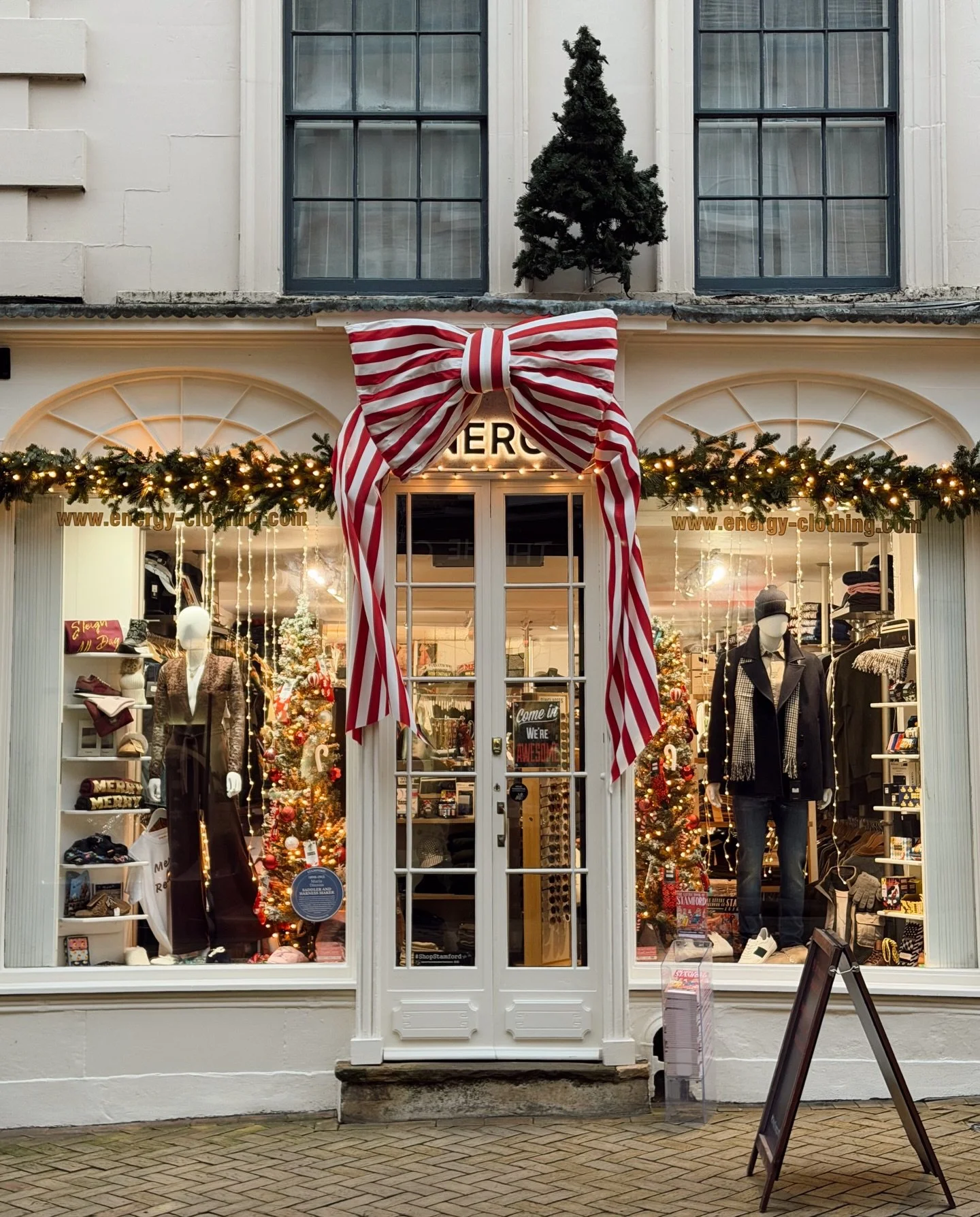 Absolutely loving all the Christmas decorations I&rsquo;ve seen up in town so far! There seems to be so much effort going into it this year ✨🥹👏🏻🎄