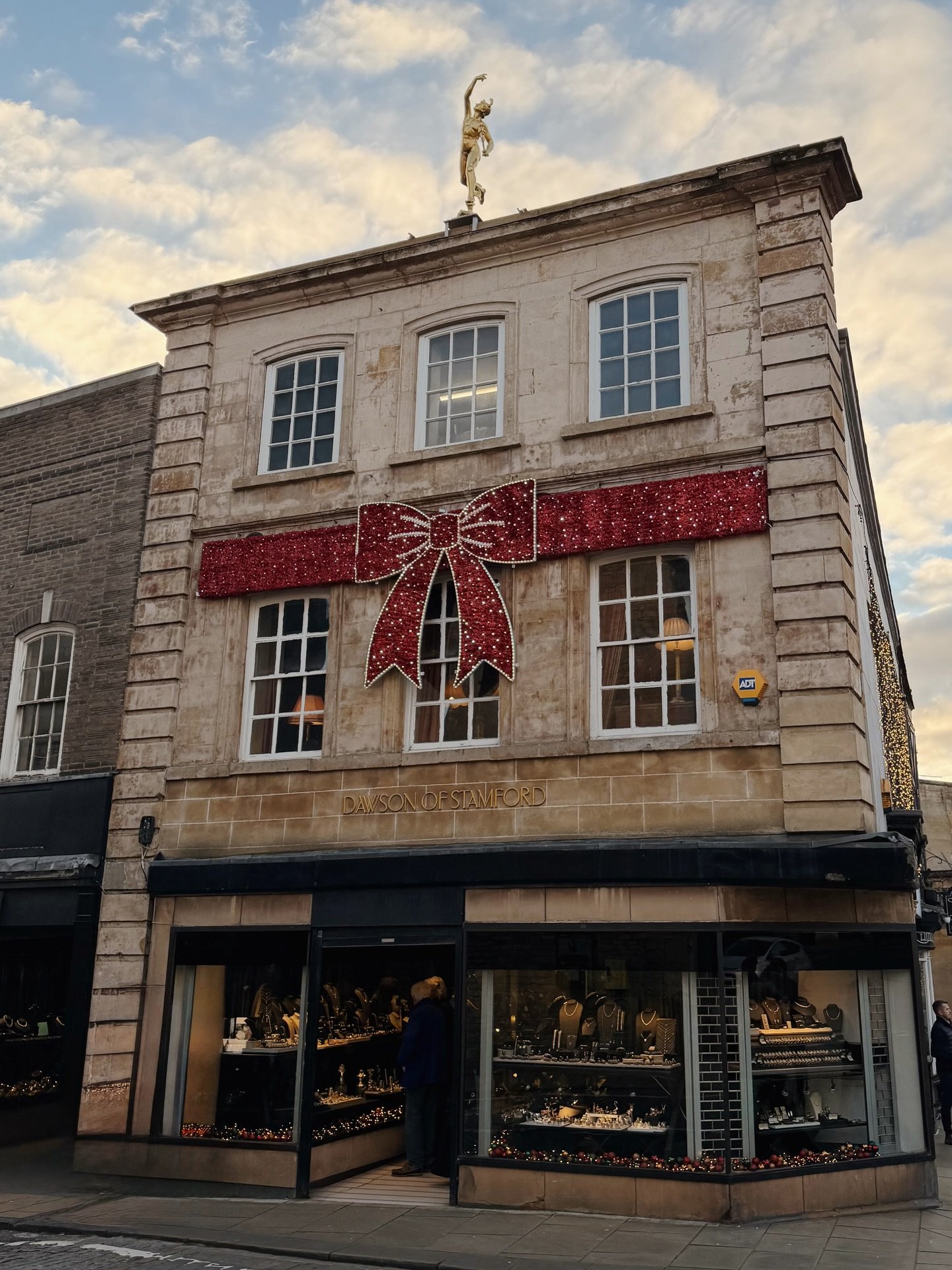 Final few Christmassy pics 🤭 and just like that it&rsquo;s all over for another year! 🥺

&hellip;swipe to the end for a festive Eric feature 🥹🥹🥹😭