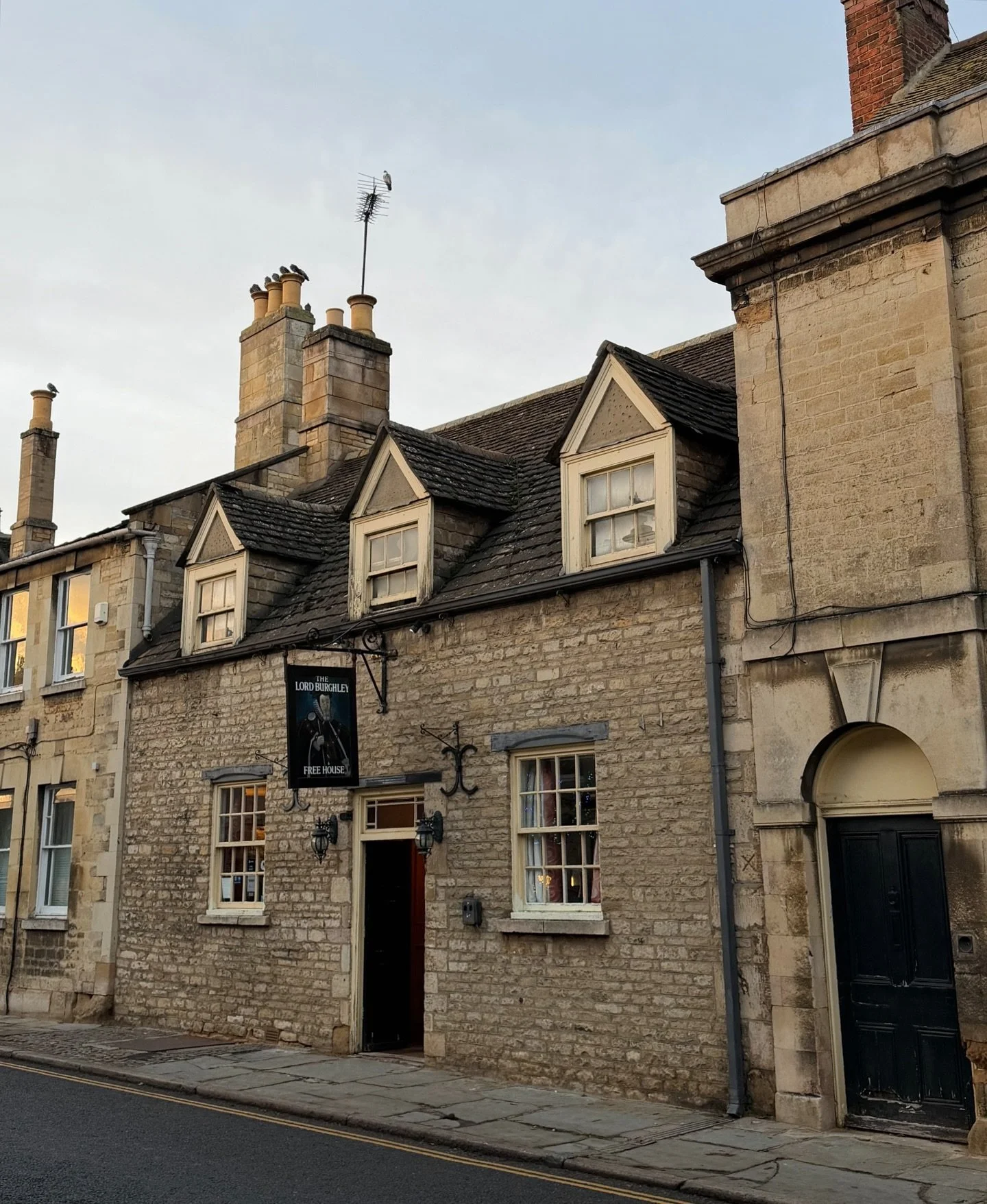 With the Six Nations underway, here&rsquo;s a few of Stamford&lsquo;s pubs and bars showing the games 🙌🏼 where will you be watching it? 🏉🍻