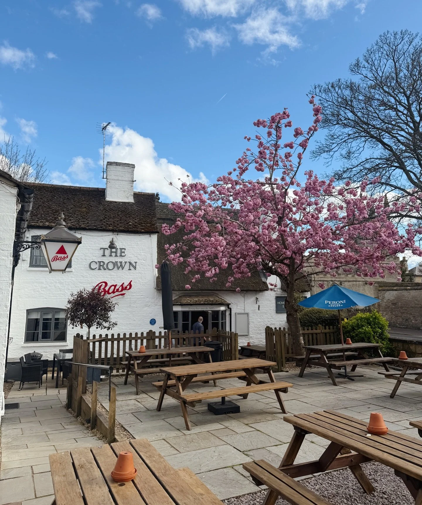 Drinks at The Crown in Great Casterton 🍻🌸

I&rsquo;m always a fan of a good village pub - we&rsquo;ve been here a couple of times now for just drinks and really like it. It&rsquo;s got that cosy pub feel and I&rsquo;m sure the beer garden will be d