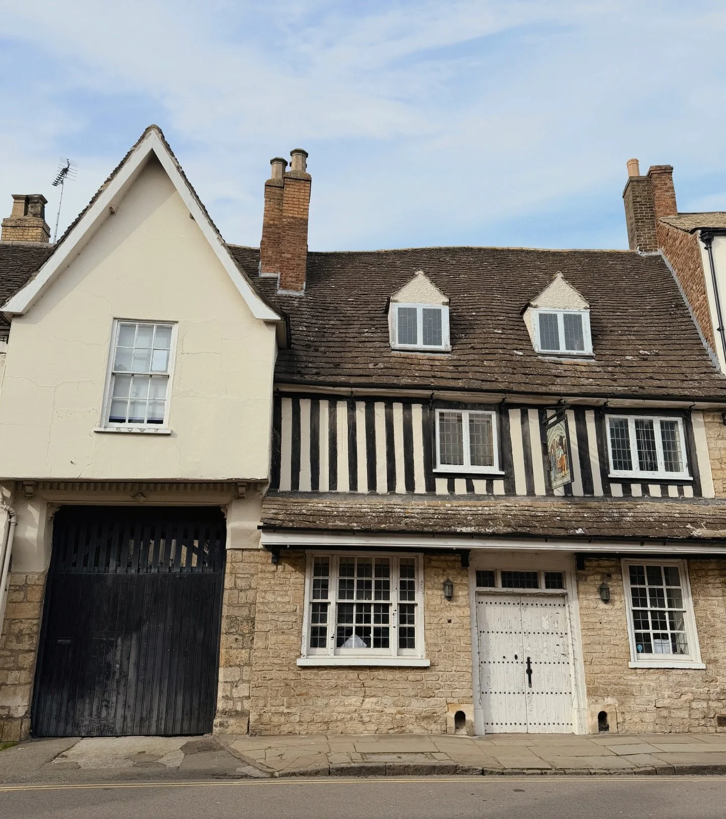 Quiet mornings on St Mary&rsquo;s Street 💫✨