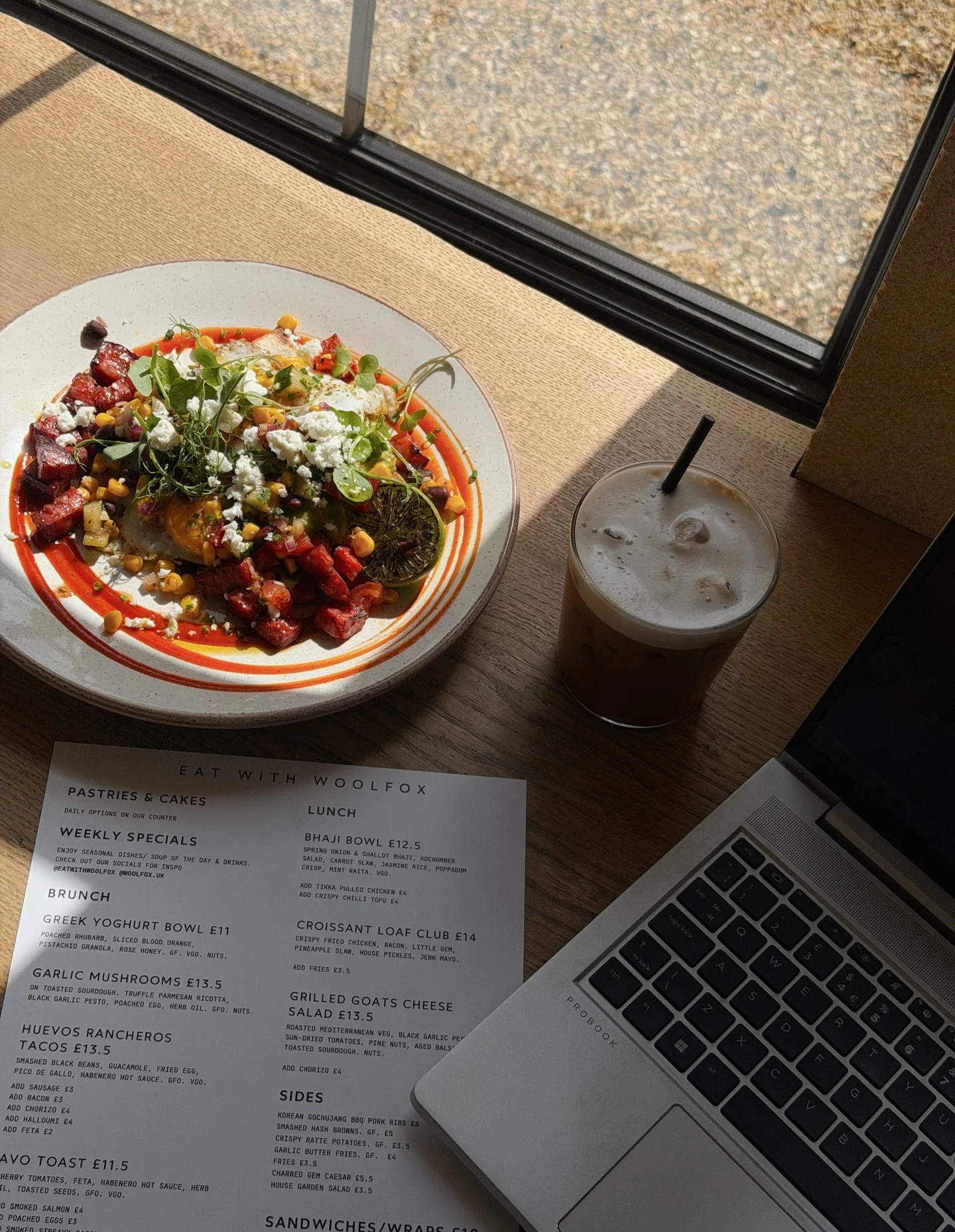 Breaking up the work day with a trip to @woolfox.uk - a great spot to spend a couple of hours and get a change of scenery when WFH 👩🏼&zwj;💻 order a delicious lunch (highly recommend the tacos 🤤) and get your caffeine fix &hellip;I&rsquo;ll be hea
