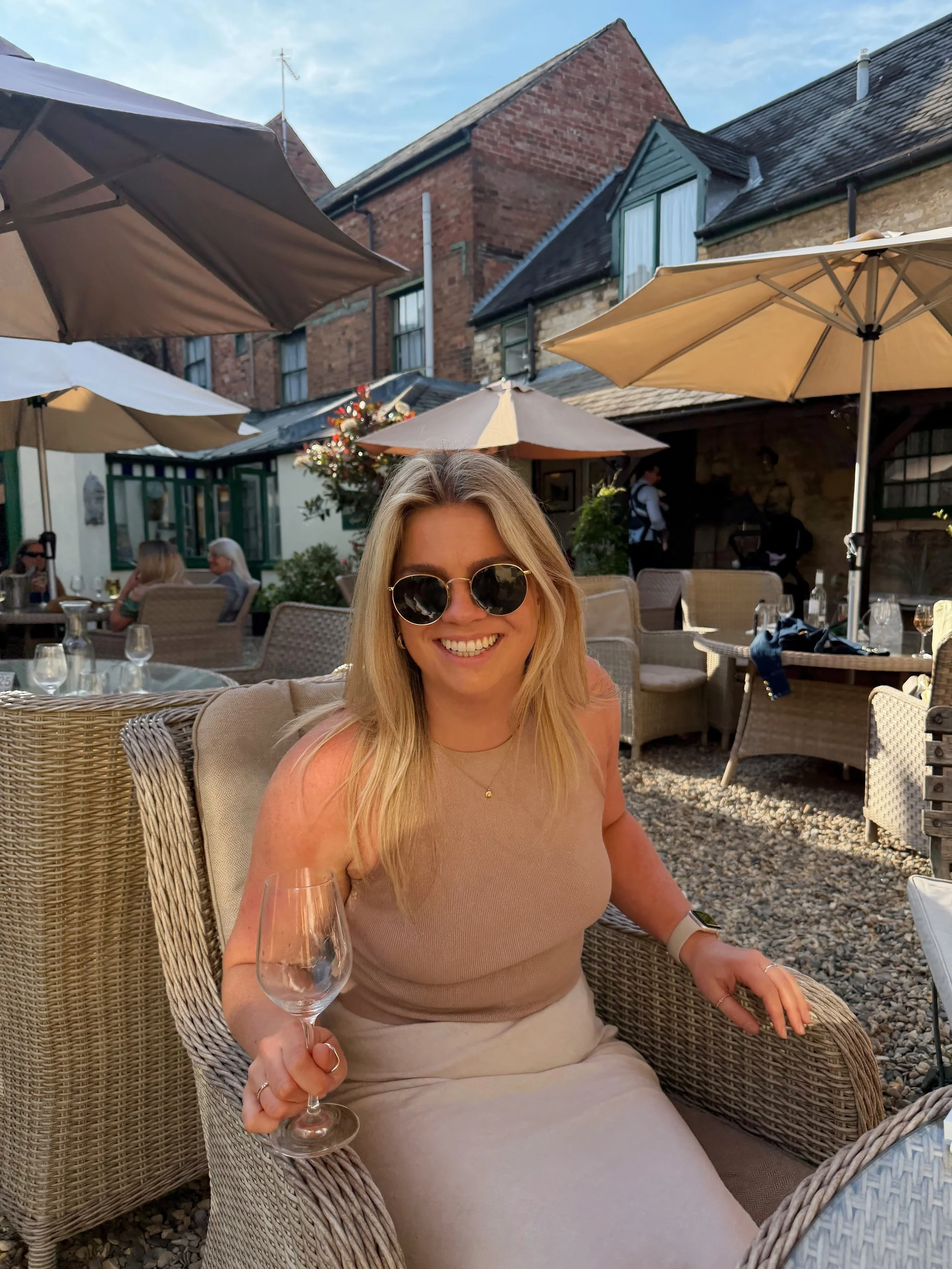 My very happy face after 10 glasses of ros&eacute; 😂🍷👀 all thanks to Thomas from @french.cellar.uk in Oakham, who hosted a fab wine tasting afternoon on Saturday in @thegeorgeinnoakham&rsquo;s gorgeous hidden away beer garden!

Thomas holds regula