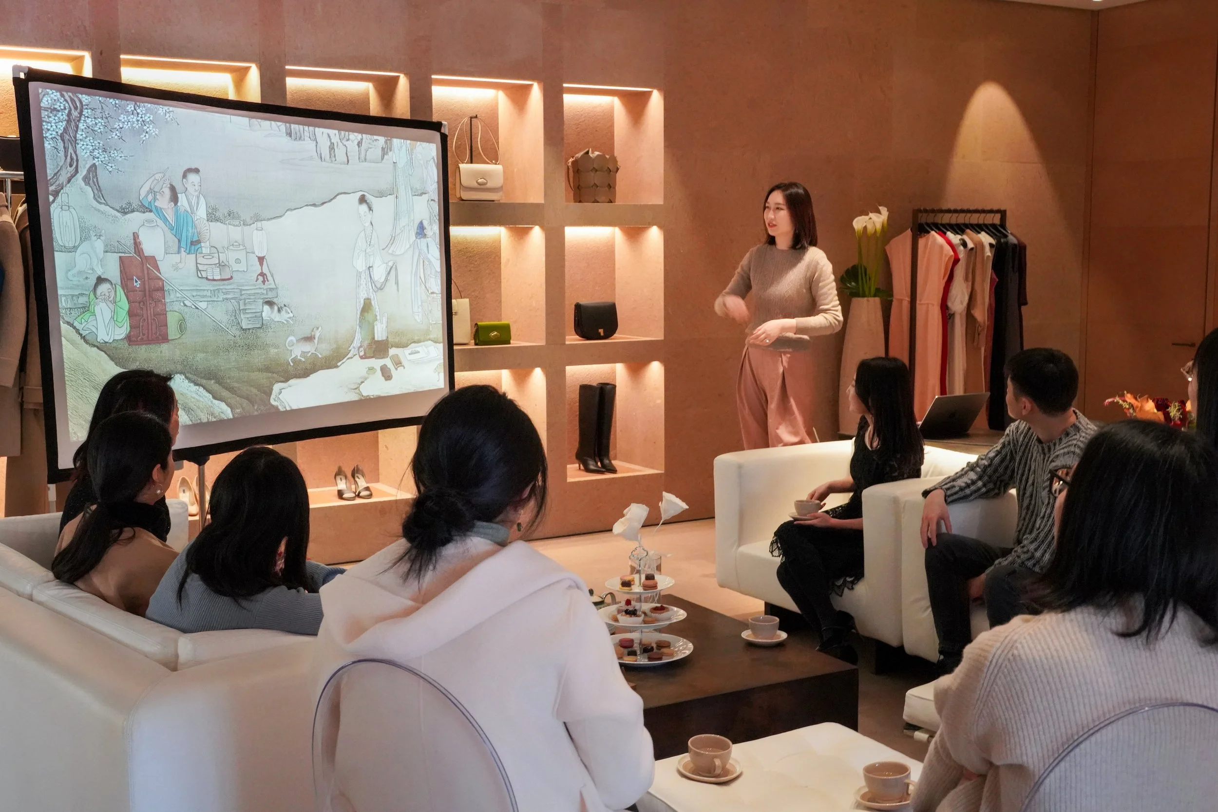 AWY, we practice VTS through the lens of Asian Art, particularly Chinese classical art: Song dynasty landscapes, Tang poetry illustrations, Qing court paintings and beyond.