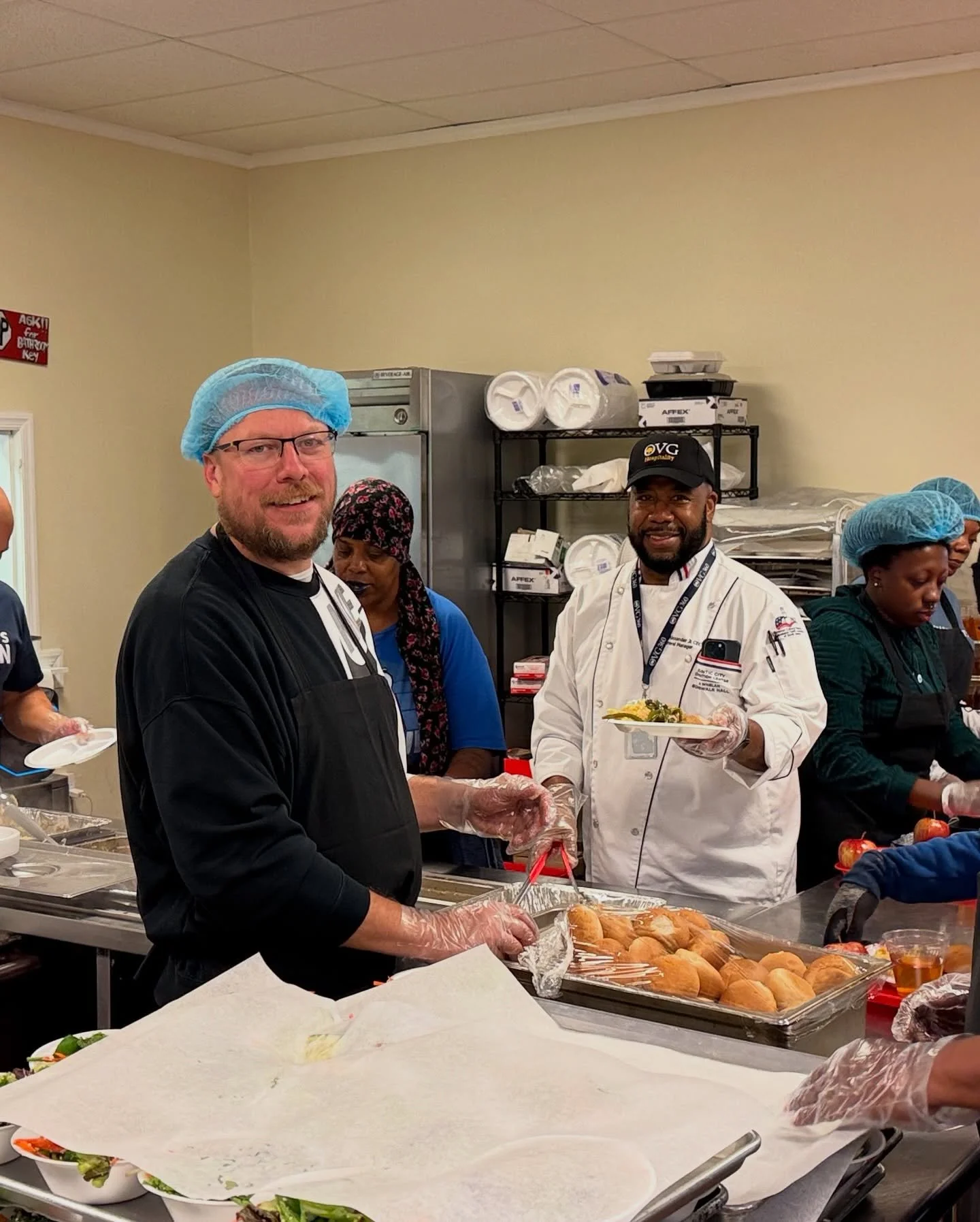 A huge thank you to the @acconvention for donating Thanksgiving dinner last week. And shoutout to Chef Larry for jumping behind the line and serving our guests with a smile.