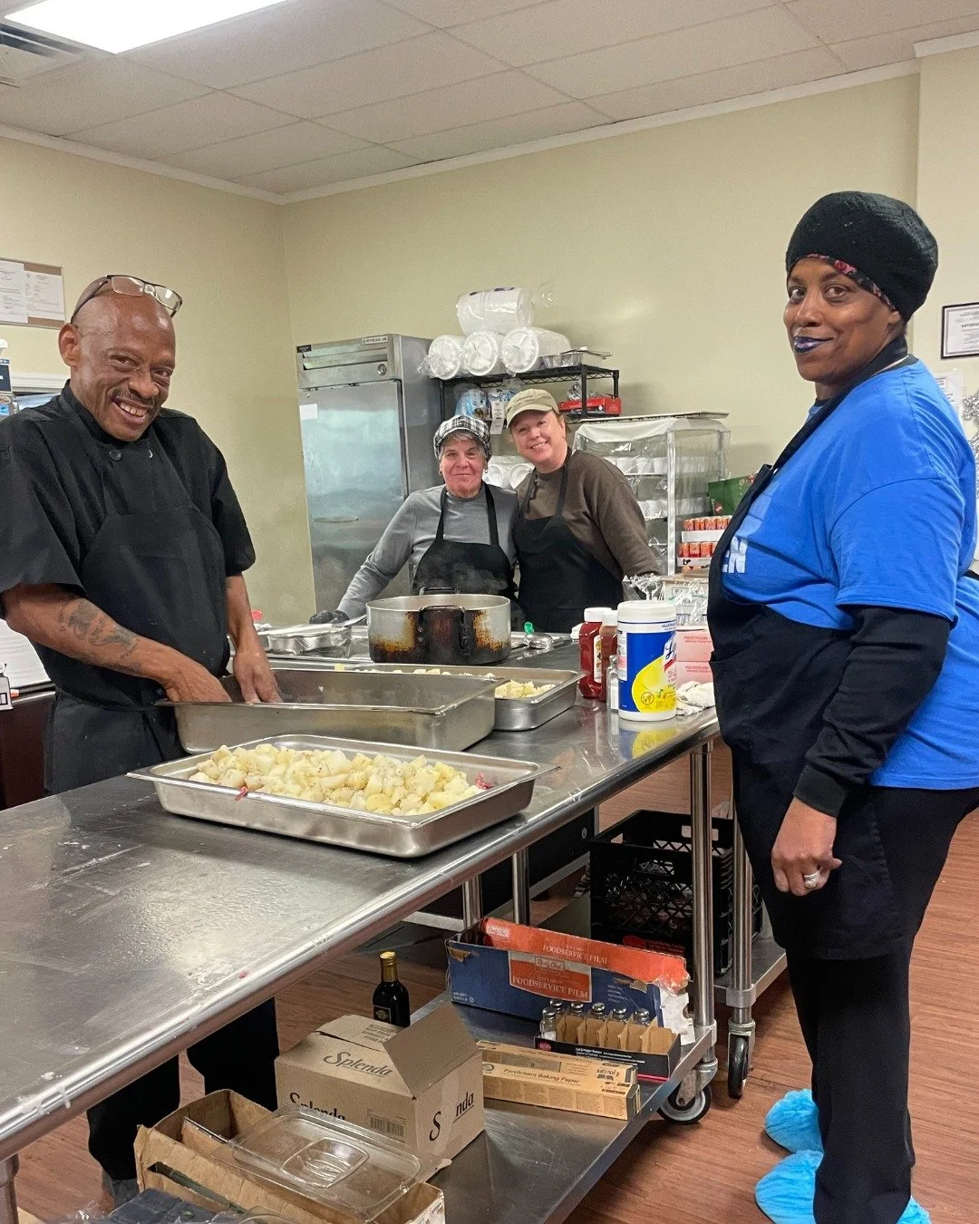 This is where care turns into meals.
Grateful for the hands that show up. 

🍎 PANTRY | Tuesday, 10am - 1pm | Wednesday + Thursday, 3pm - 6pm

🍛 KITCHEN | Monday - Friday, 11am - 1pm

🤝 Use the link in bio to donate or volunteer

📍108 N Pennsylvan