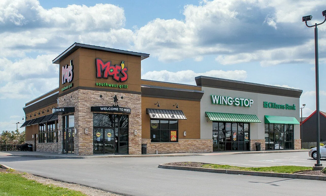 MOE'S PLAZA
