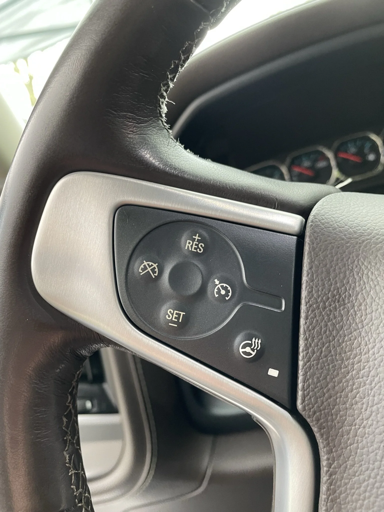 clean steering wheel buttons