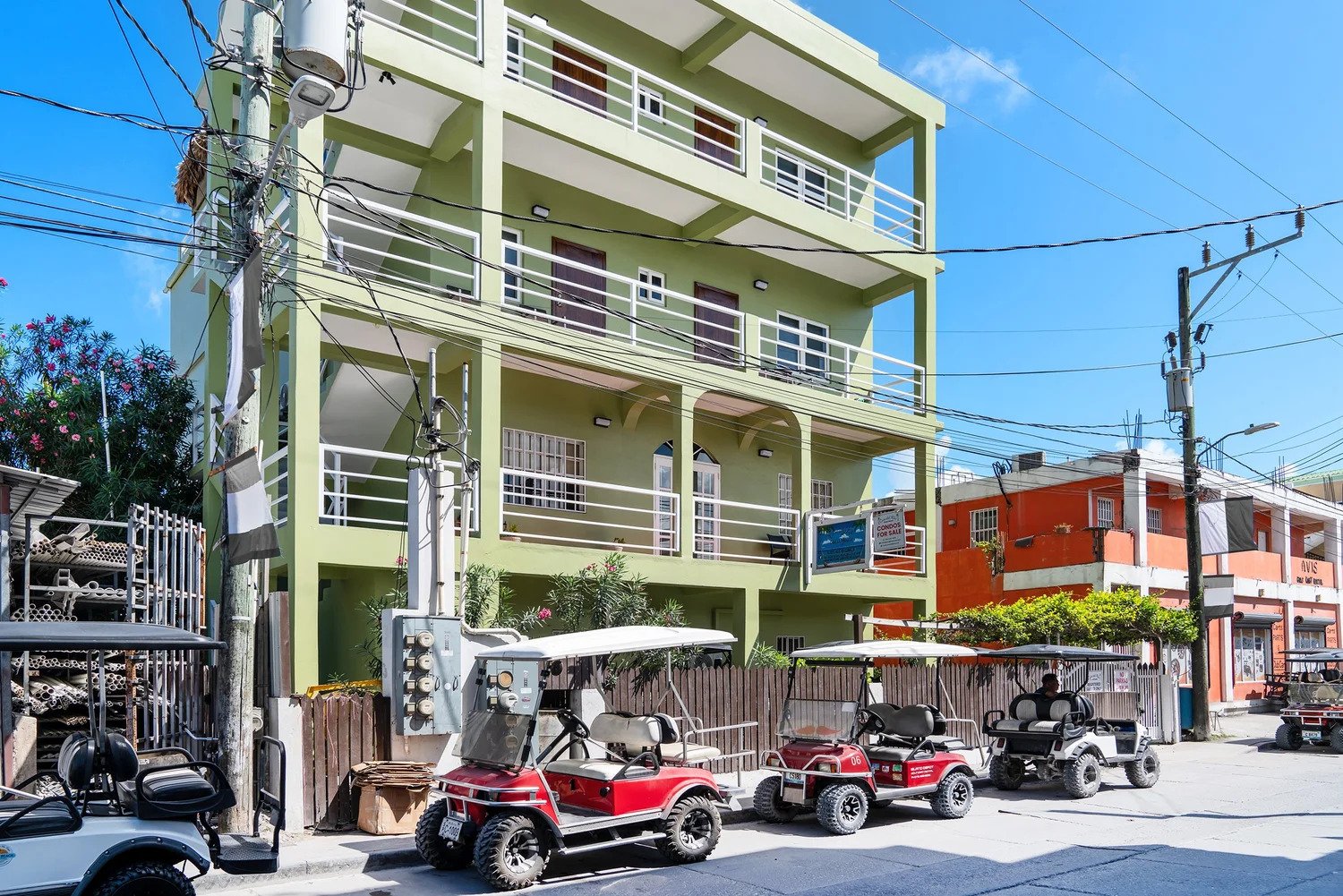 Casa Del Rai just dropped prices on two units.

Third floor condos in Boca del Rio with rooftop pool access and a location that is super stellar for renters! 

Coral is 975 square feet with two bedrooms. Aqua is 805 square feet with one bedroom. Both