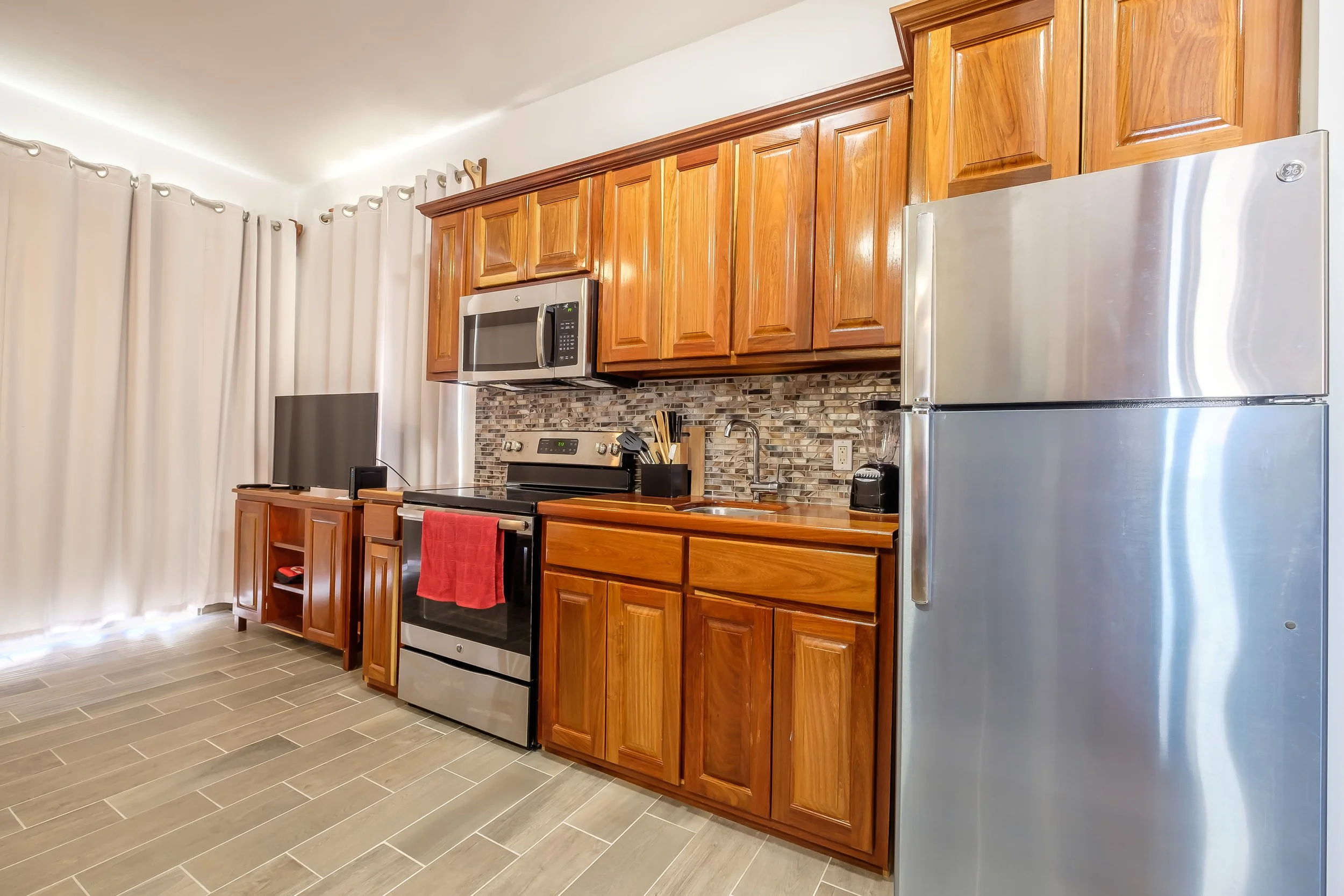 LGHT6219-HDR.jpg
