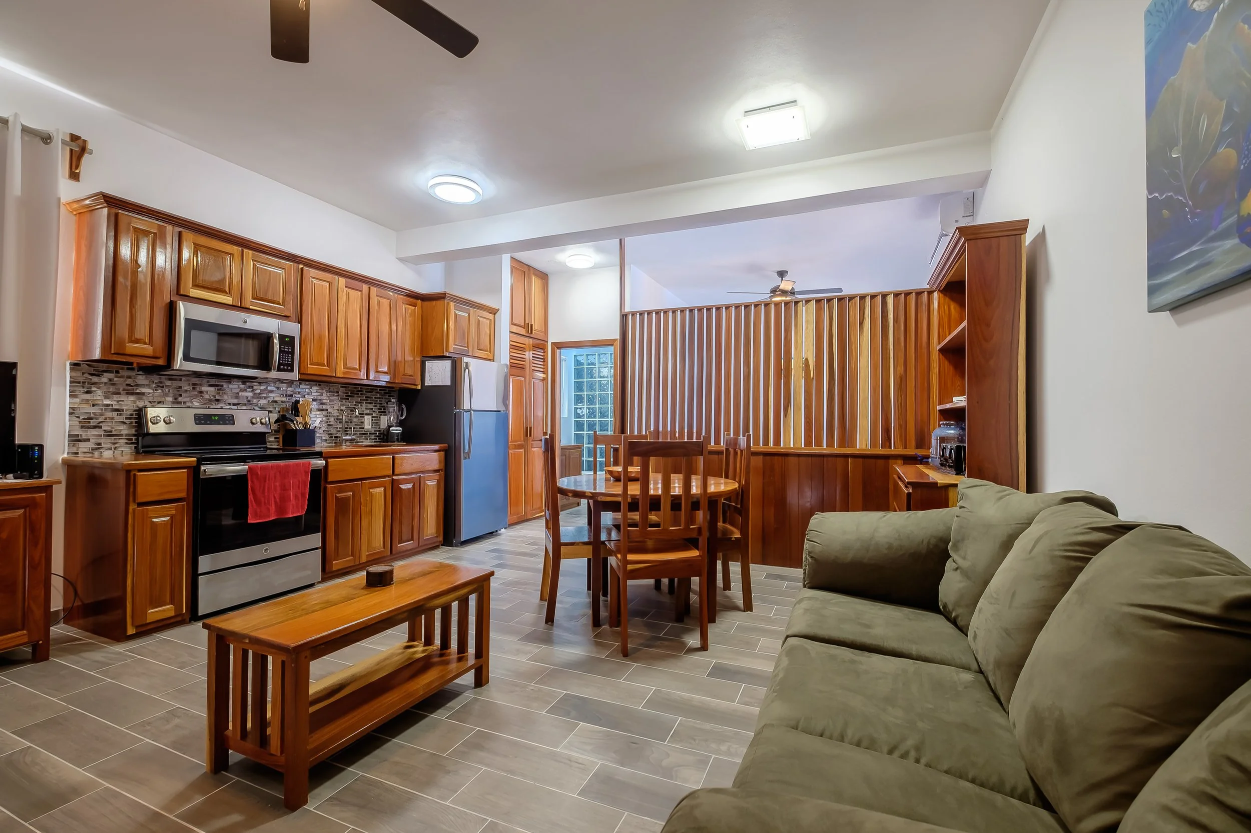 LGHT6212-HDR.jpg