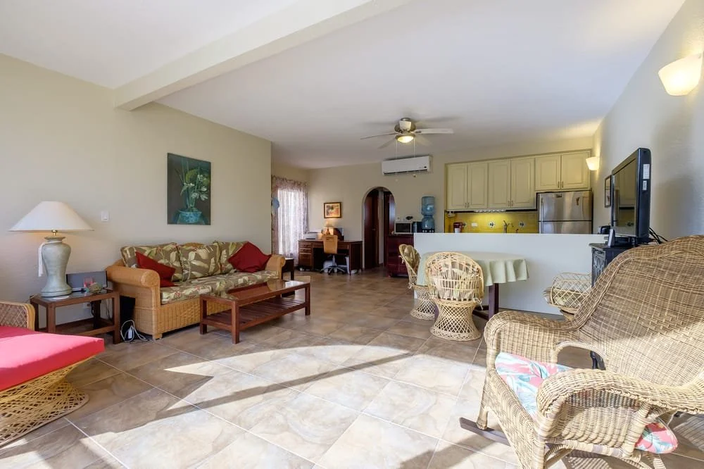 RoyalPalmVillas1C-8.jpg