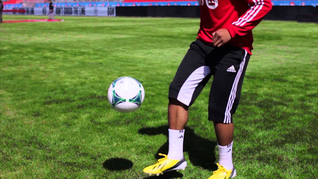 What Young Players Learn from Keeping the Ball in the Air