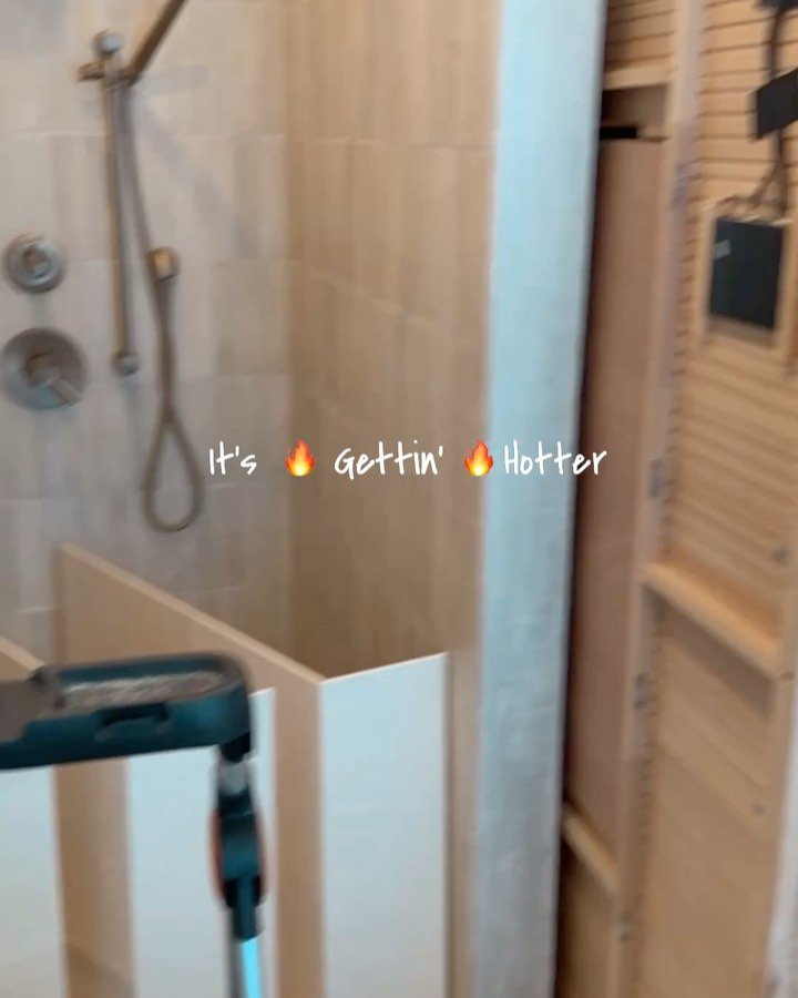 It just got a little hotter at RESET! Say hello to our new full spectrum infrared sauna from @sunlightensaunas 

#sauna #contrasttherapy