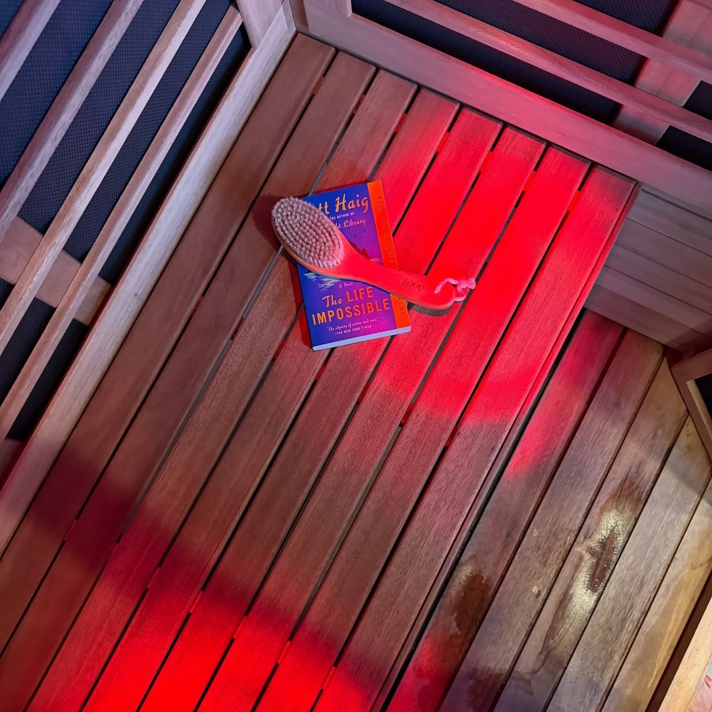 A good book + an infrared sauna sesh is our ideal midweek Reset. 📖 🪄✨

@resetonthird
Hot &amp; Cold Therapy
$25/session
Hollywood, CA 📍
www.resetonthird.com

#contrasttherapy #wellness #selfcare #hollywood #gymsnearme #recovery #fitness #coldplung