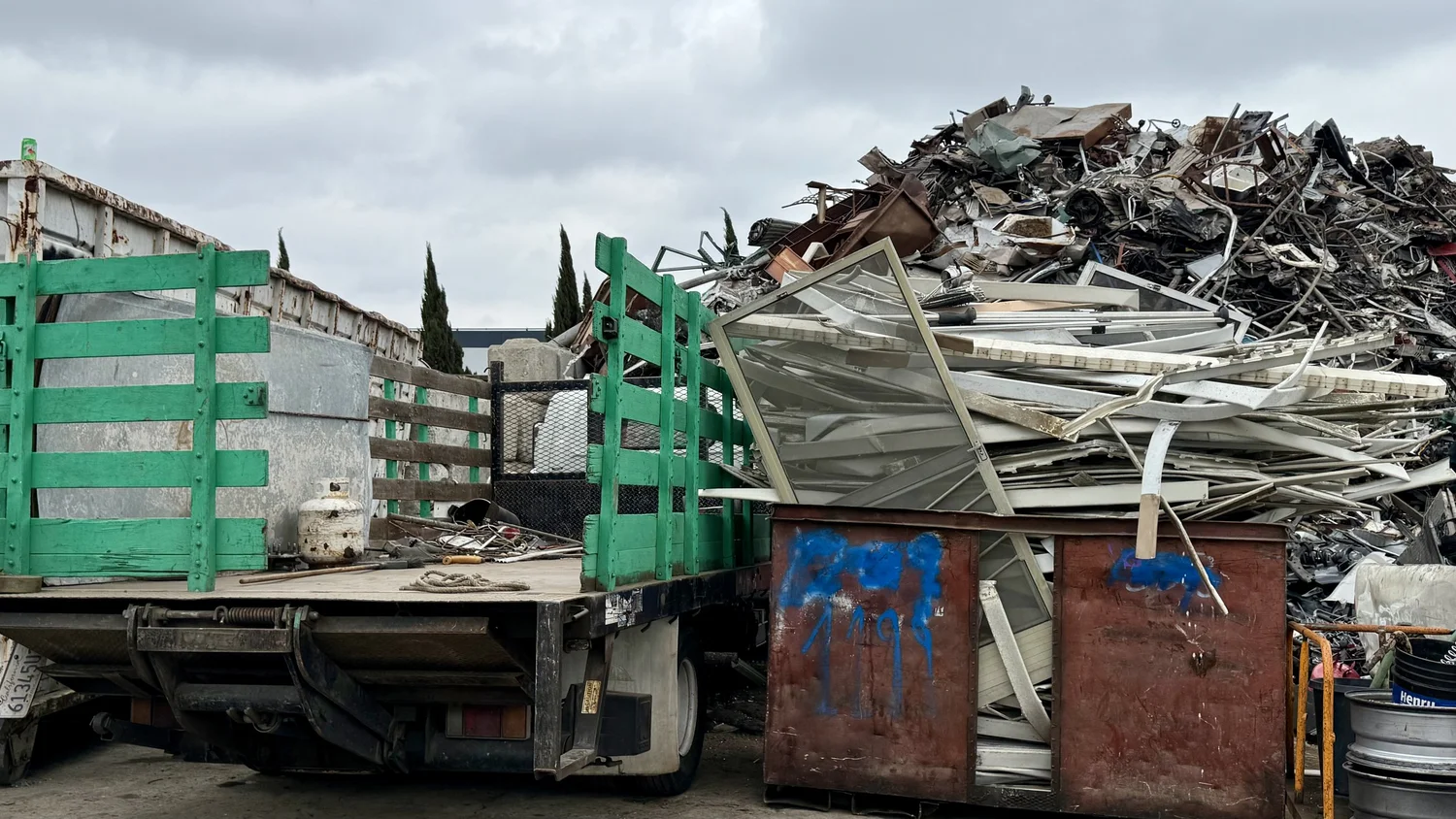 Sustainable Cleanouts truck carrying sorted recyclable material