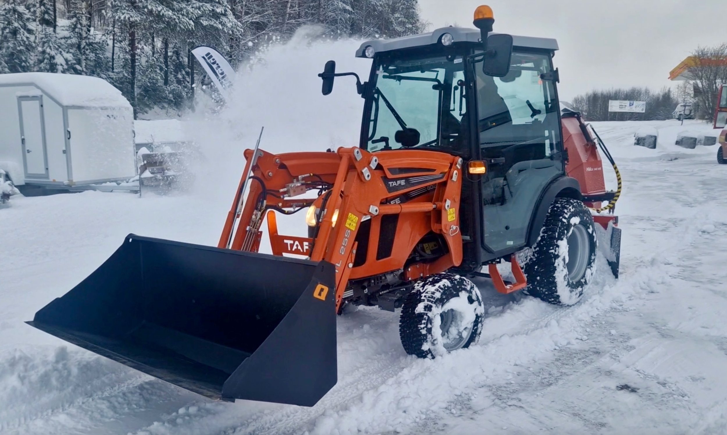 Hvorfor blir kompakttraktorer stadig mer populære til brøyting?