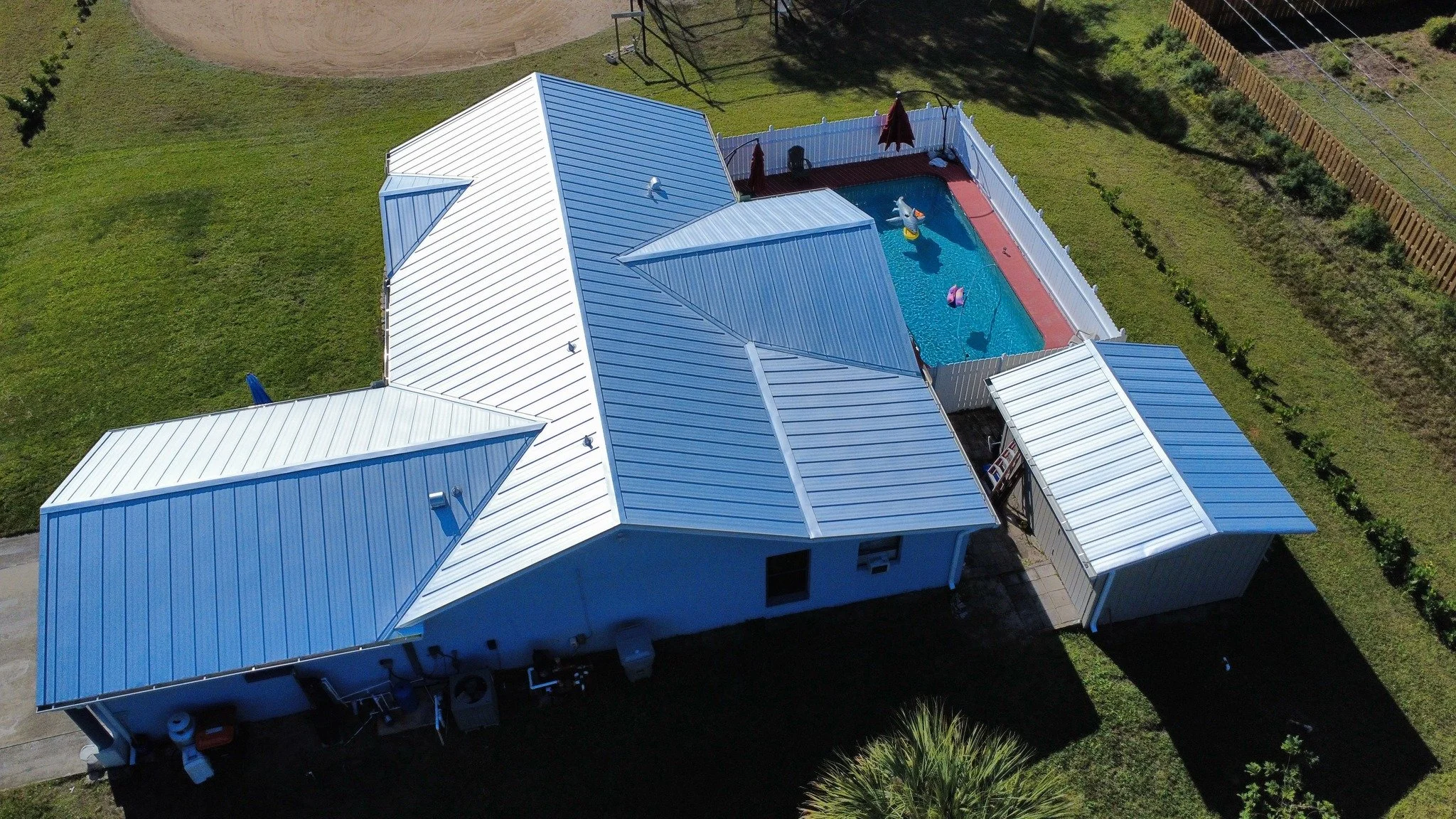 The sun is shining bright and the roof is looking hottt! Hott as in hottie, good-lookin', shnack. 🔥☺️😍

Want a hott roof like this one? hit that messenger button now!
Or reach out via:

📞 772-300-2259
📧 Anali@ReputationRoof.com

#verobeach32963 #